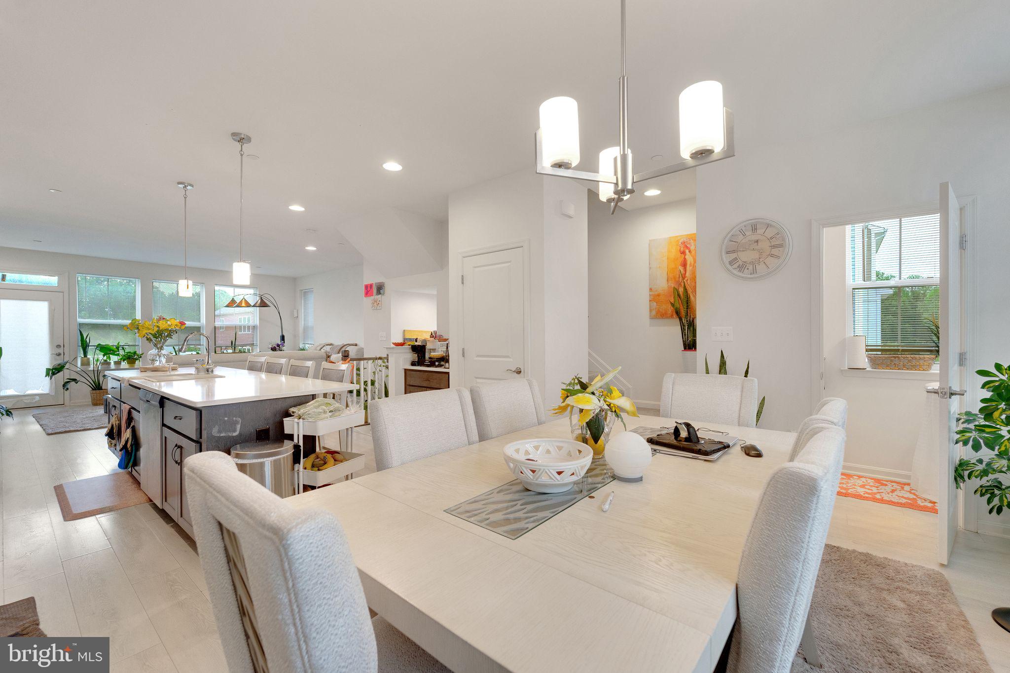 HYDE PARK OVERLOOK - Residential