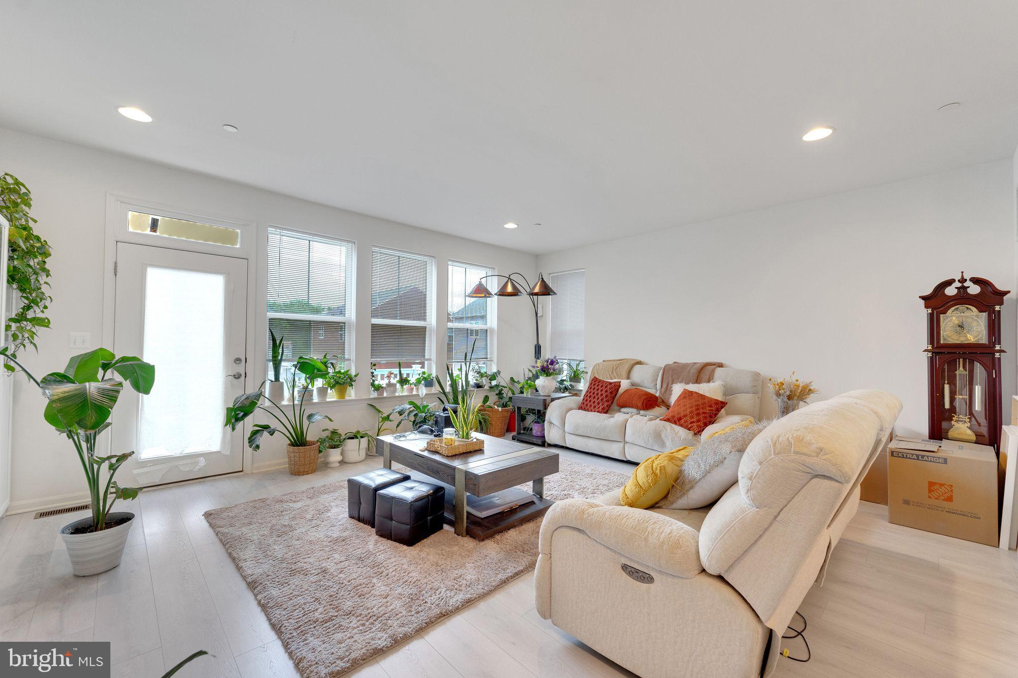 HYDE PARK OVERLOOK - Residential