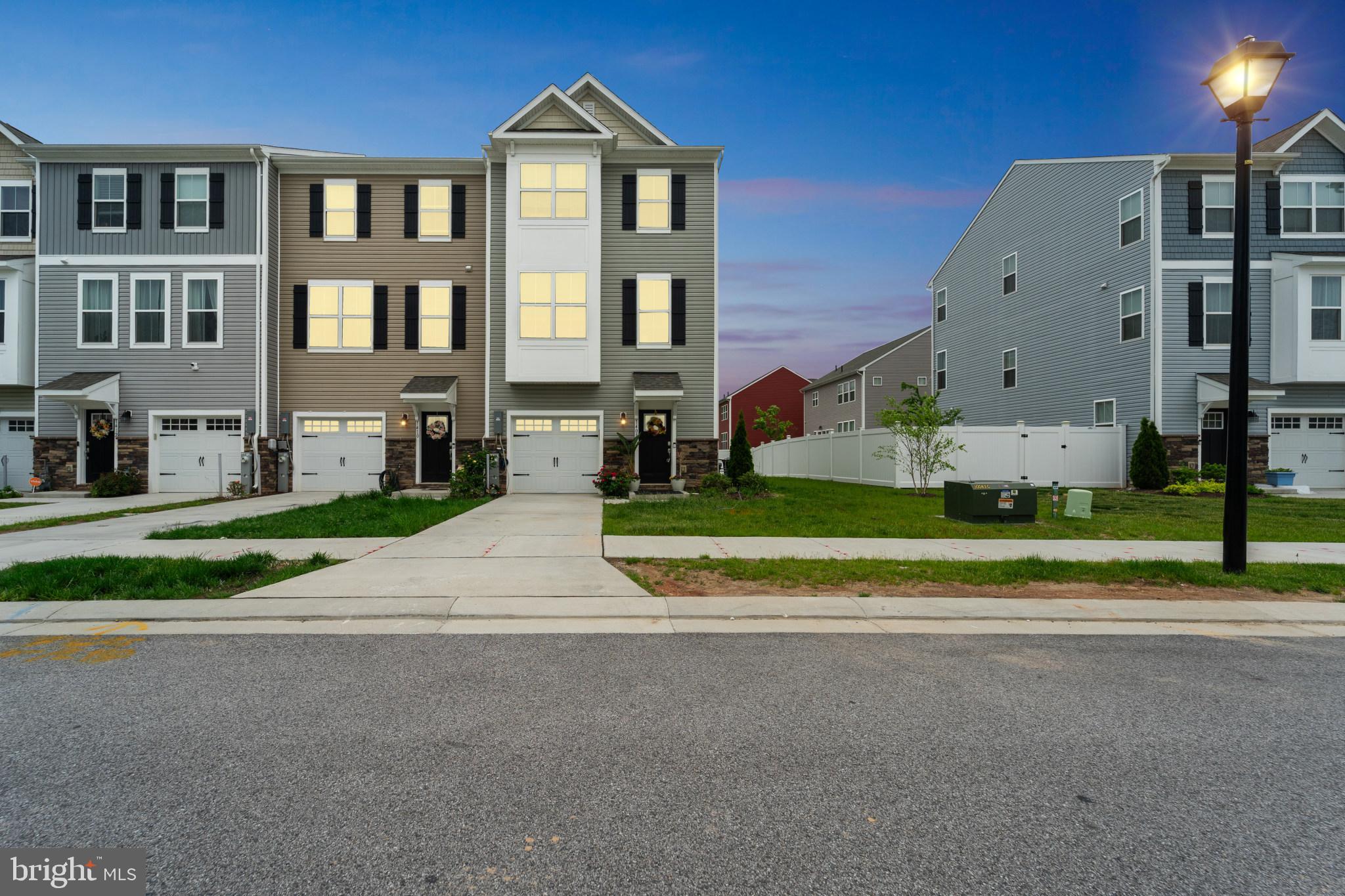 HYDE PARK OVERLOOK - Residential