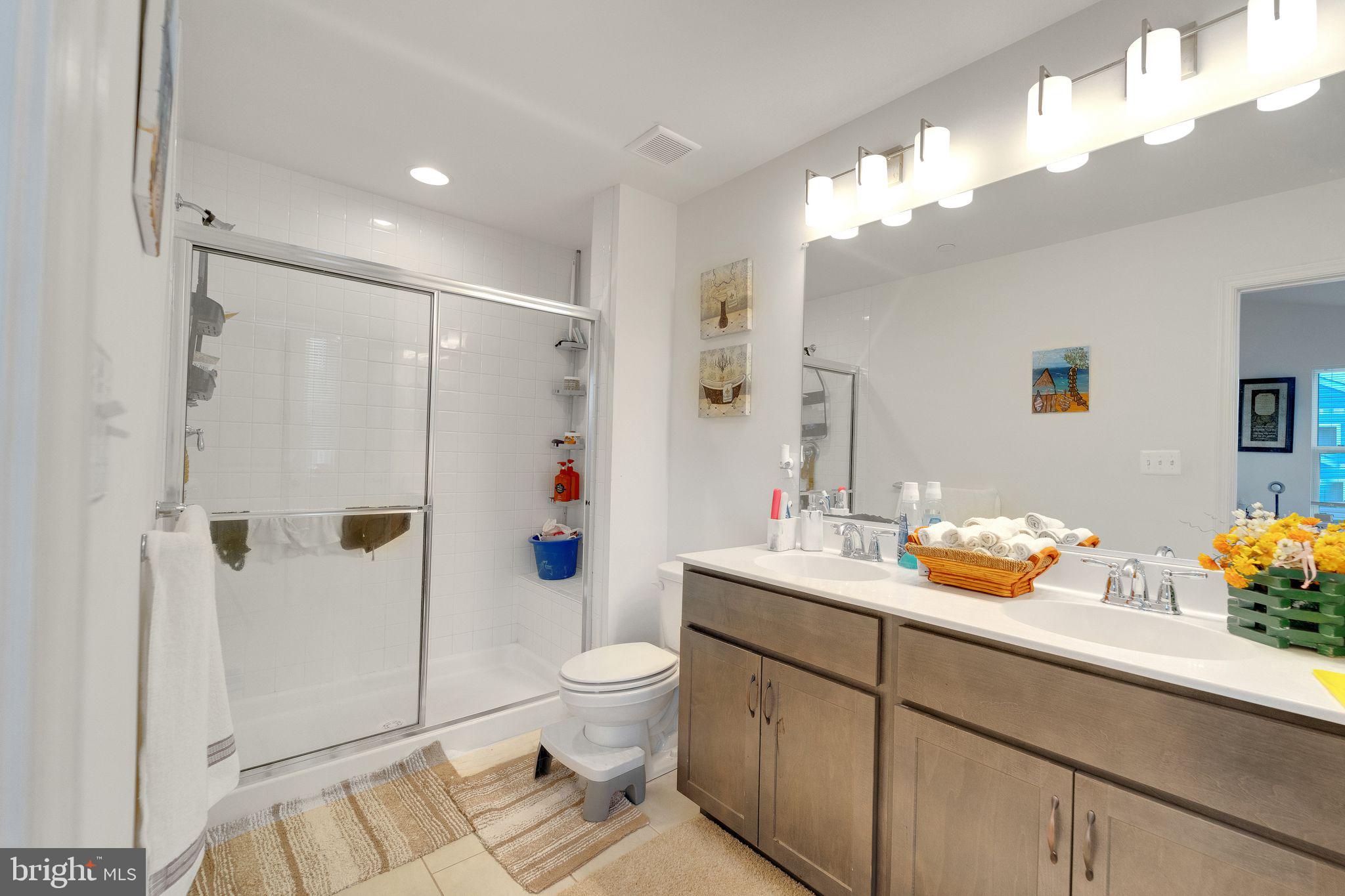 HYDE PARK OVERLOOK - Residential