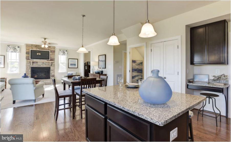 APPLE KNOLLS ESTATES - Residential