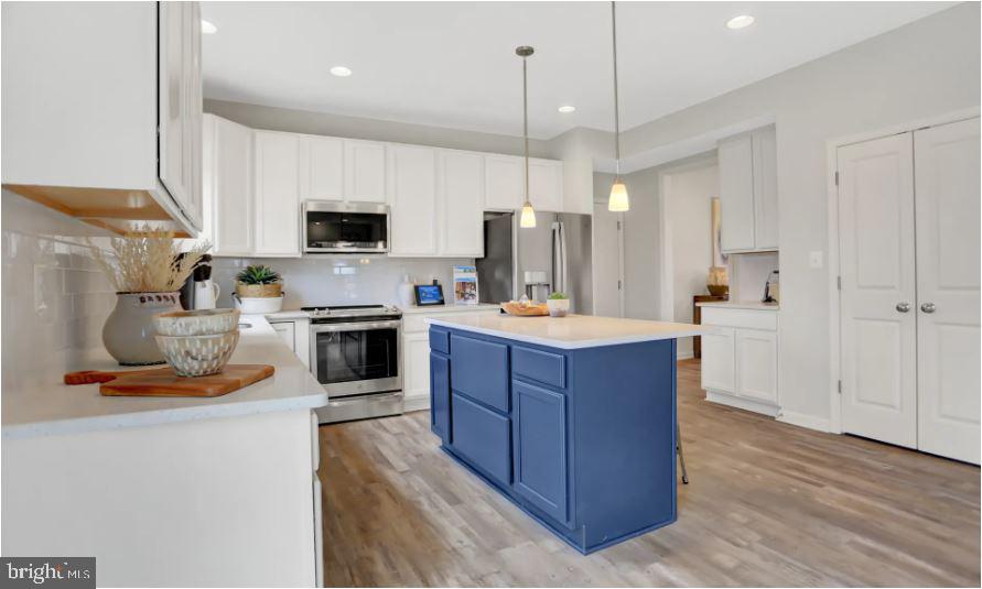 APPLE KNOLLS ESTATES - Residential