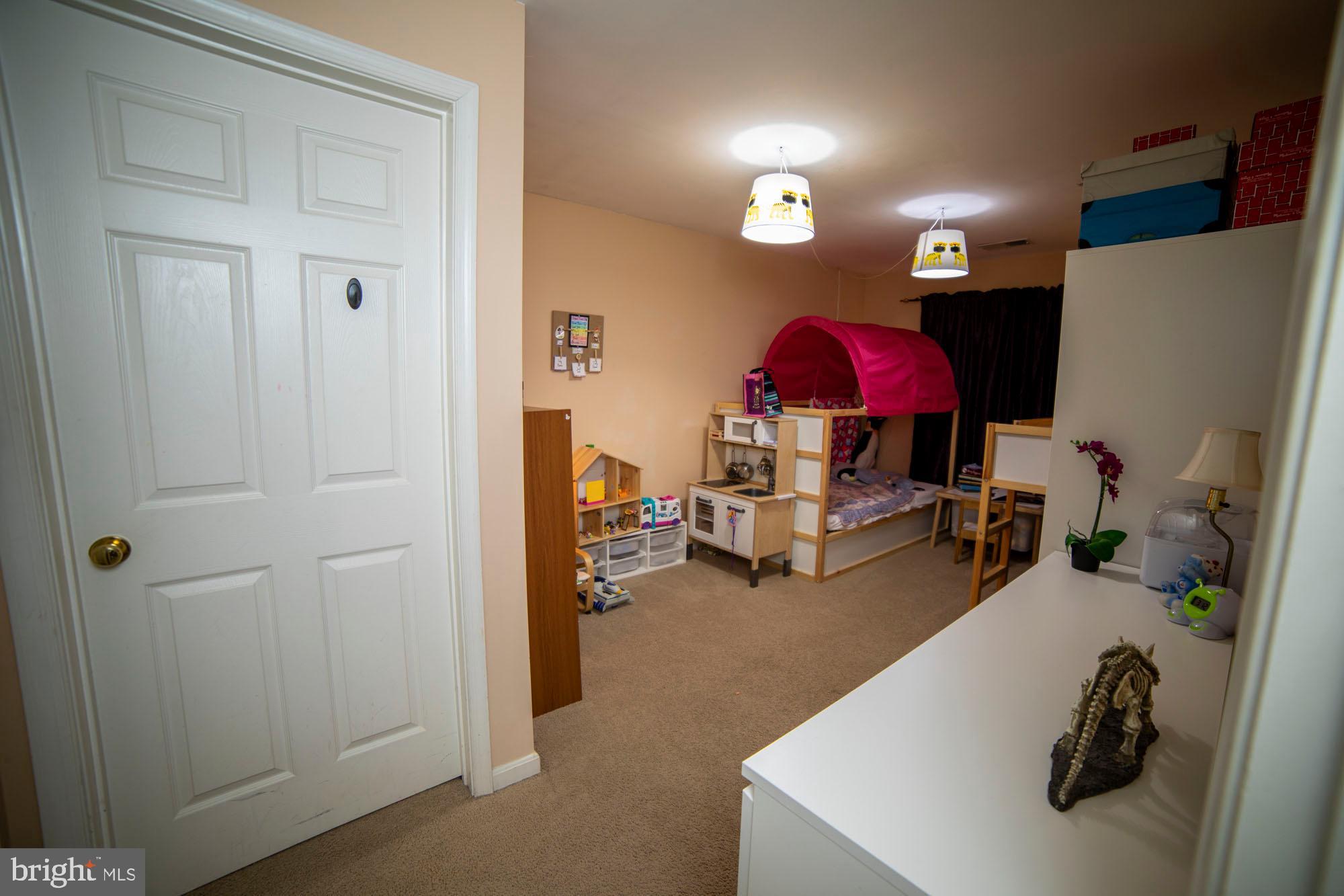 GATEWAY COMMERCE CENTER - Residential