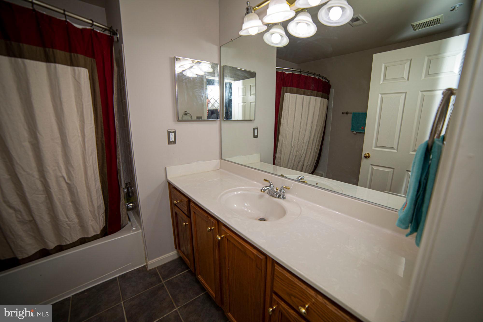 GATEWAY COMMERCE CENTER - Residential