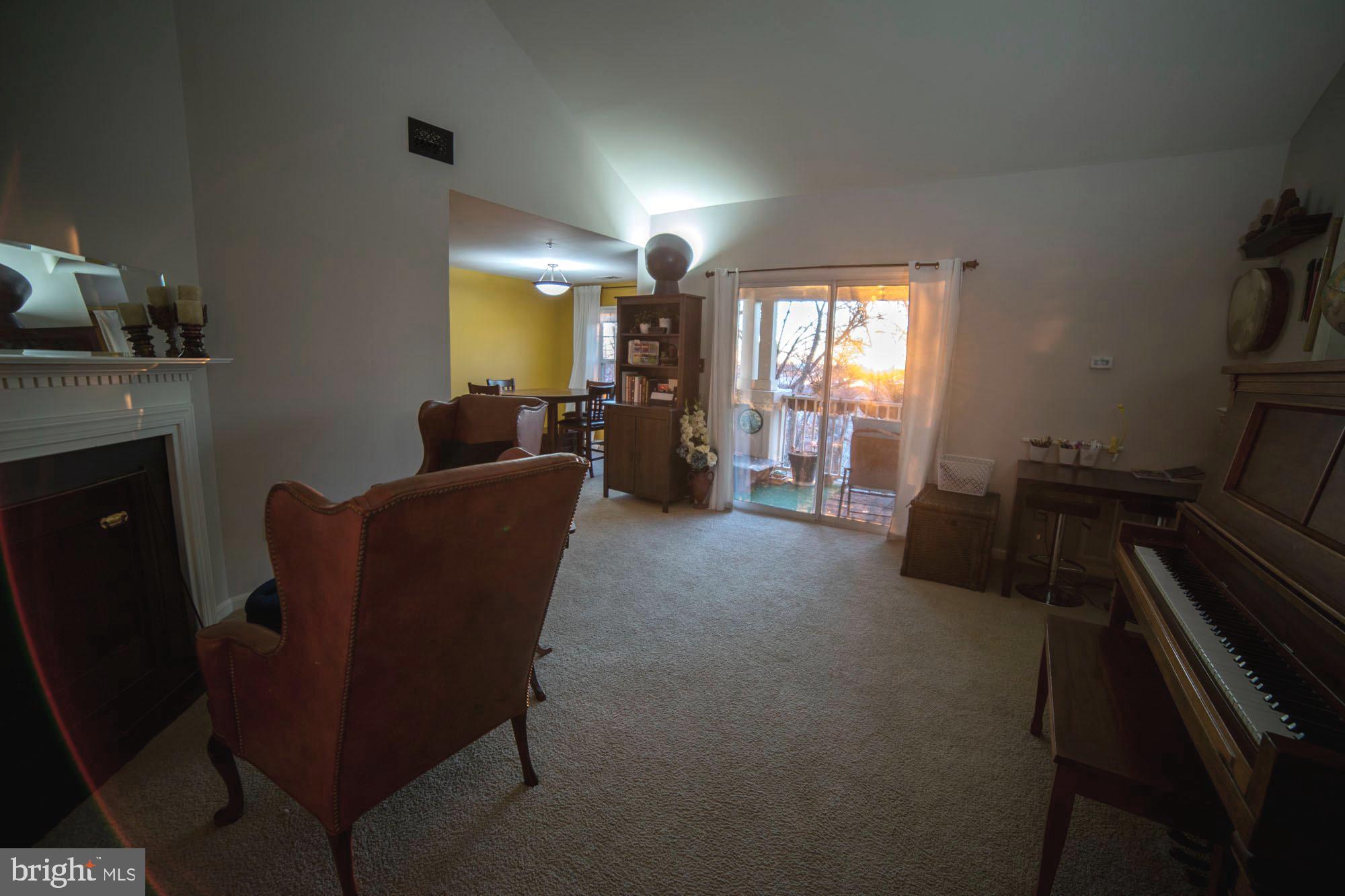 GATEWAY COMMERCE CENTER - Residential