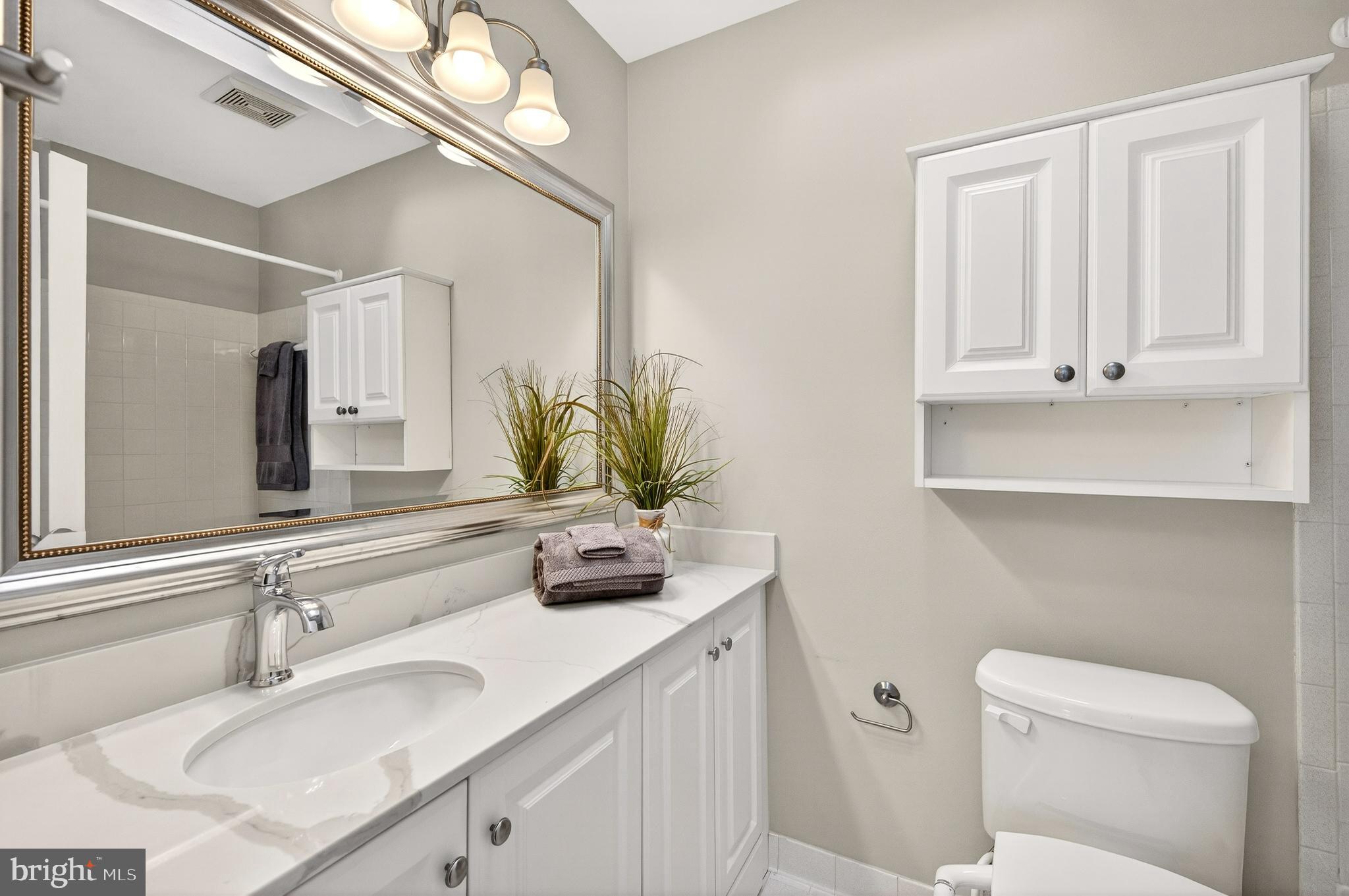 RADNOR COURT - Residential