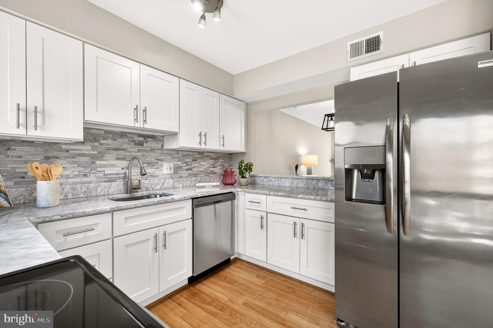 RADNOR COURT - Residential