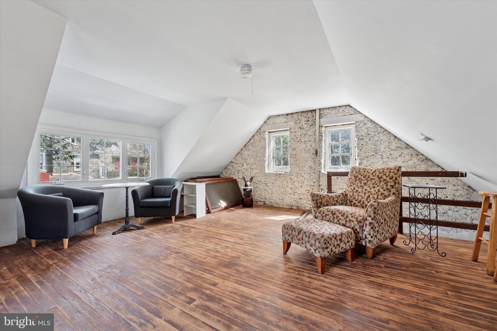 WYNNEWOOD - Residential