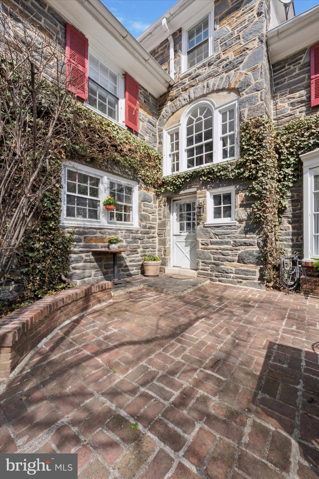 WYNNEWOOD - Residential