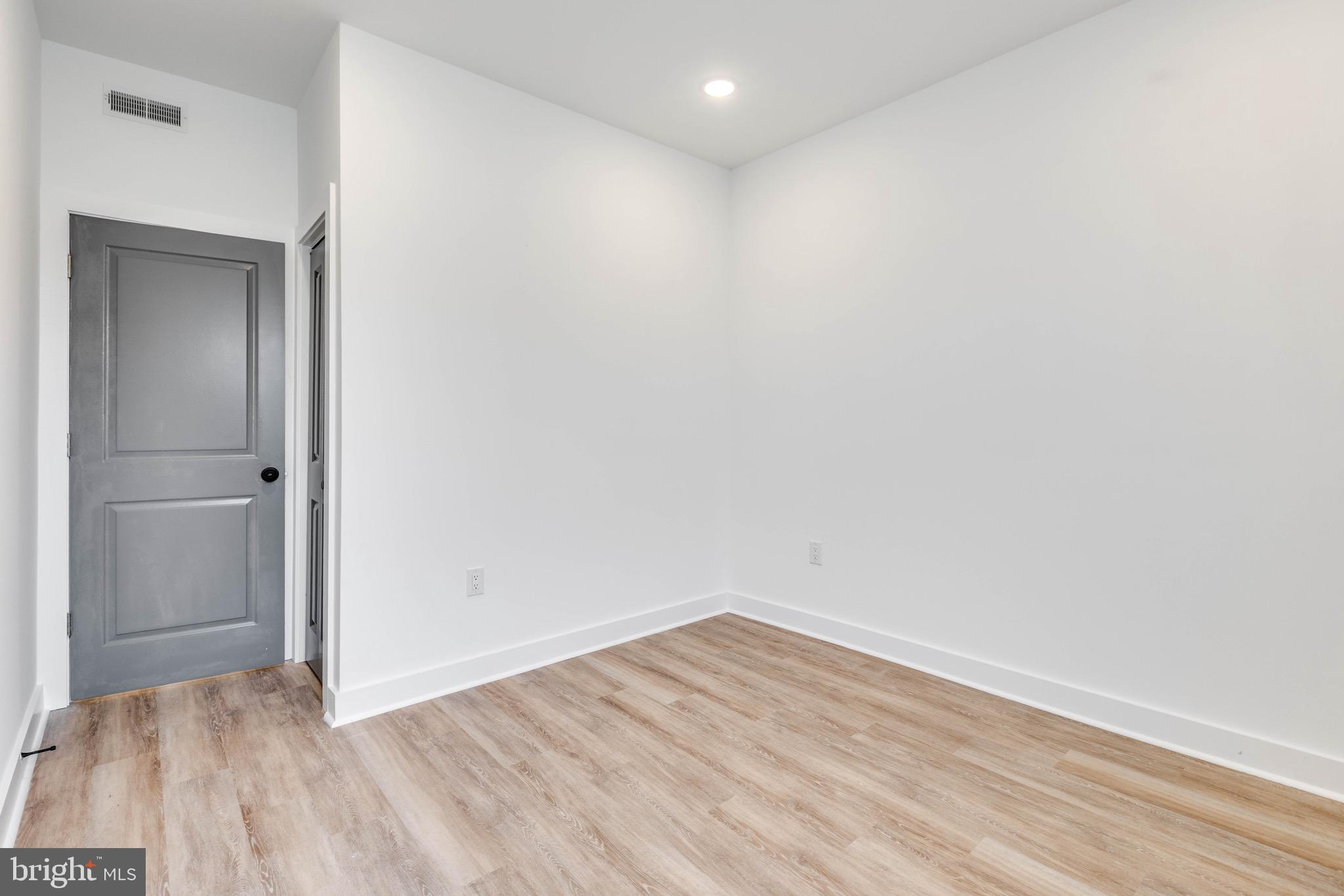 TEMPLE UNIVERSITY - Residential Lease