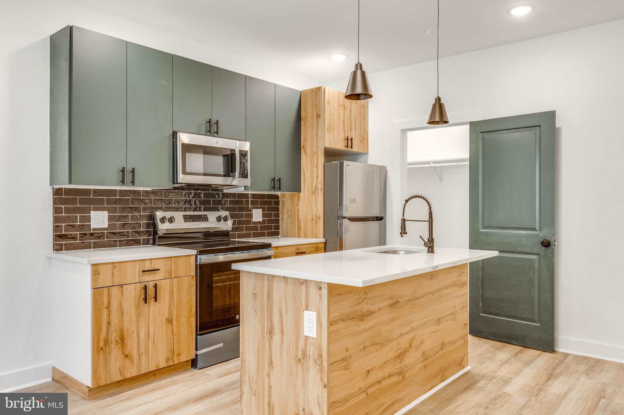 TEMPLE UNIVERSITY - Residential Lease