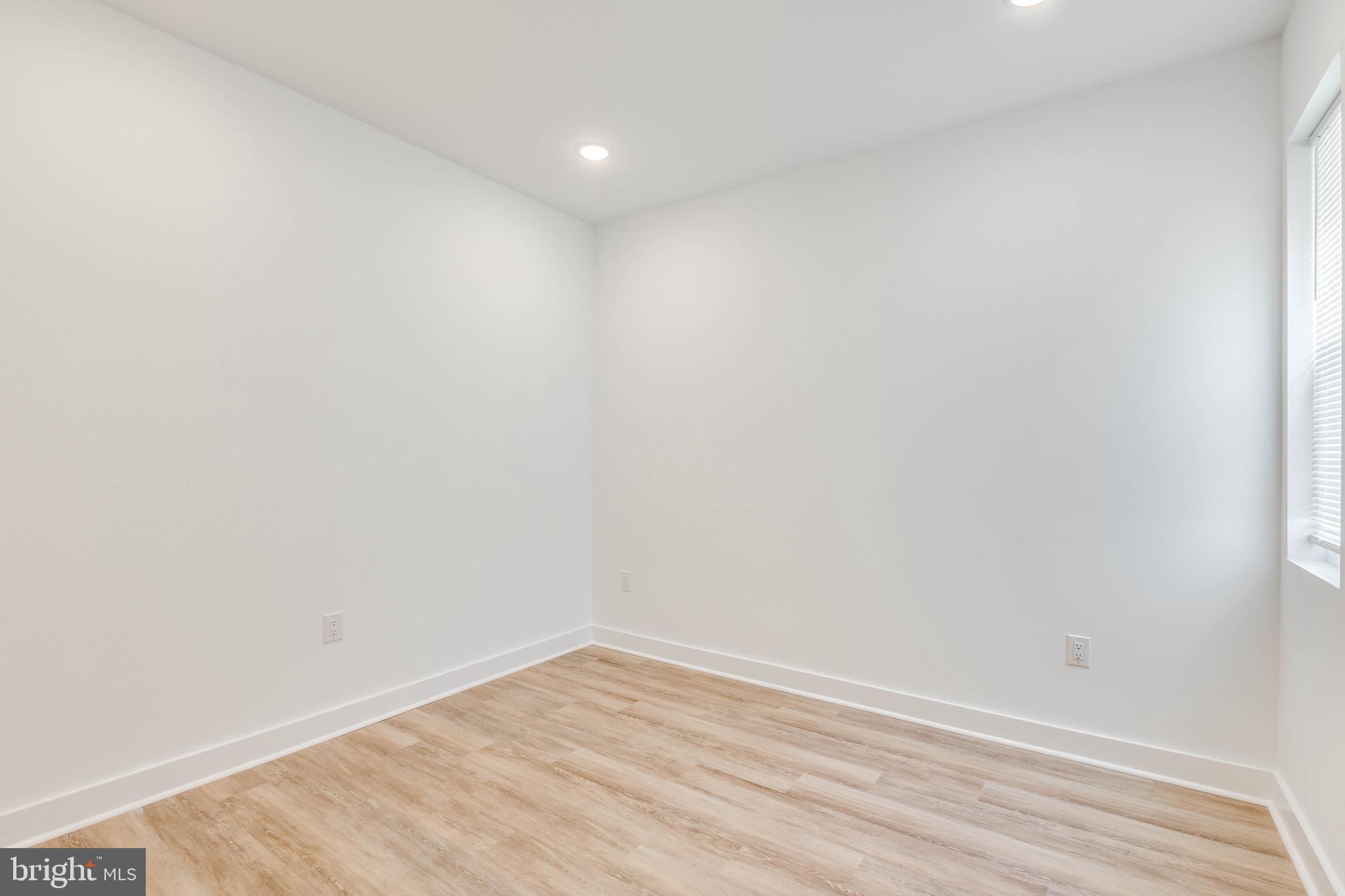 TEMPLE UNIVERSITY - Residential Lease