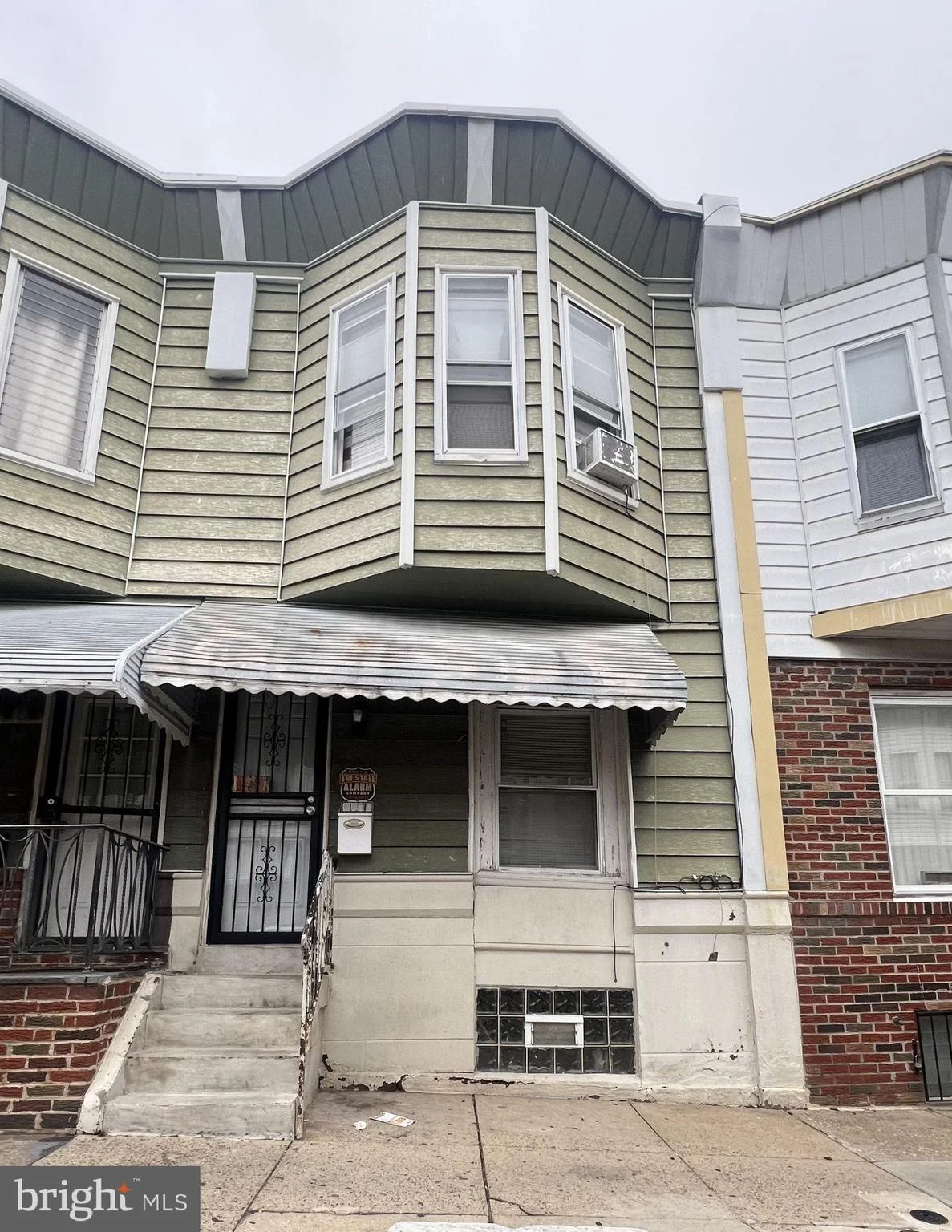 155 W Wishart Street