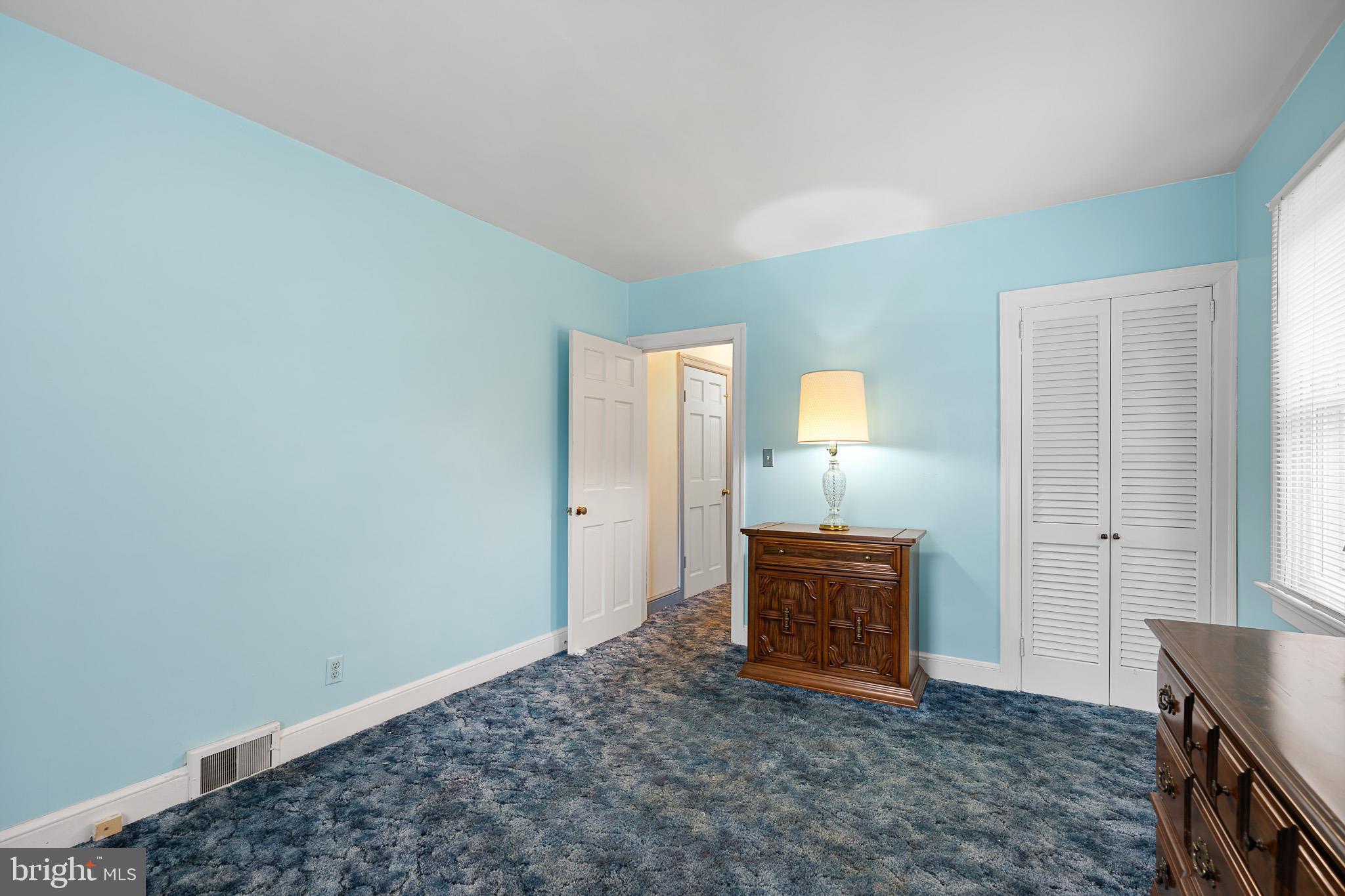 316 S DUPONT BOULEVARD