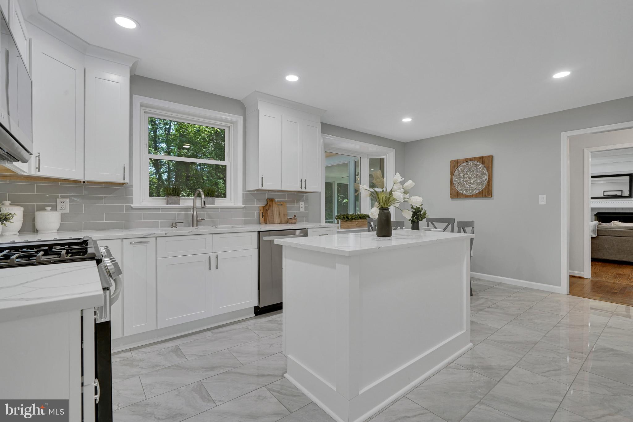 WAYNEWOOD - Residential