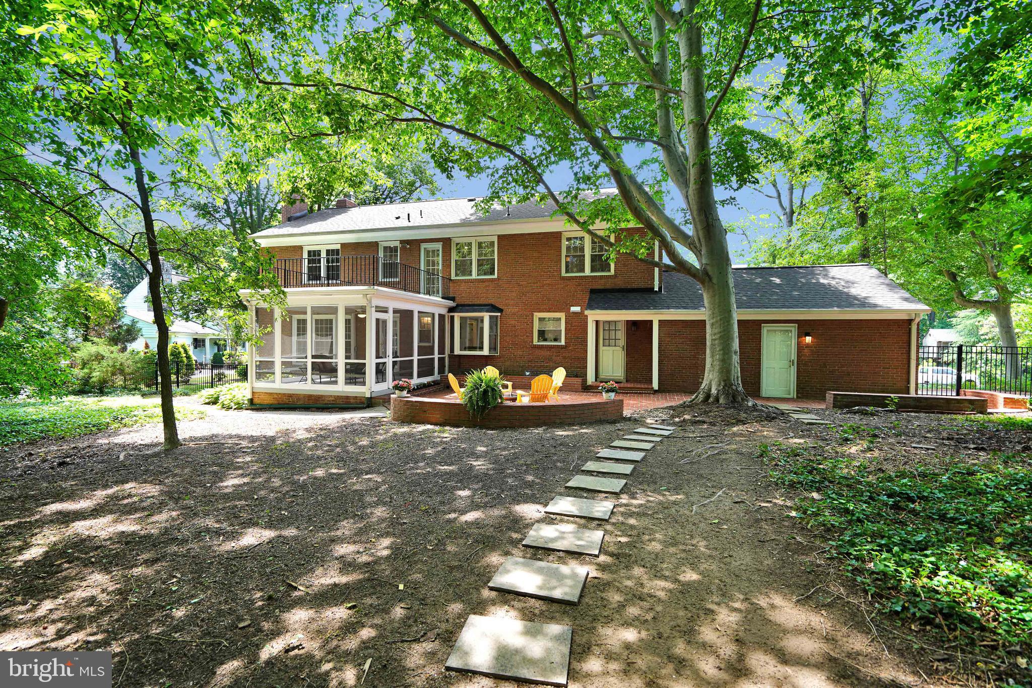 WAYNEWOOD - Residential