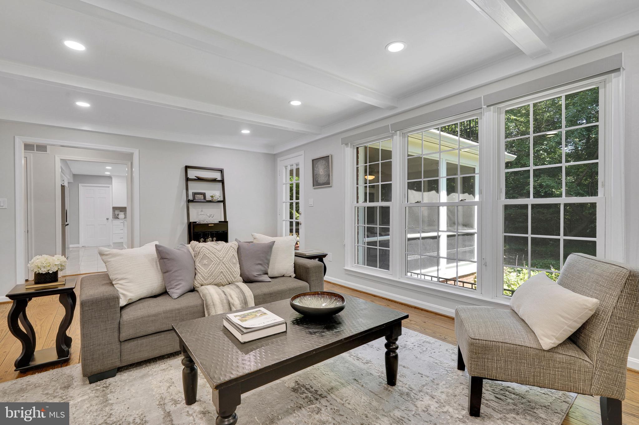 WAYNEWOOD - Residential