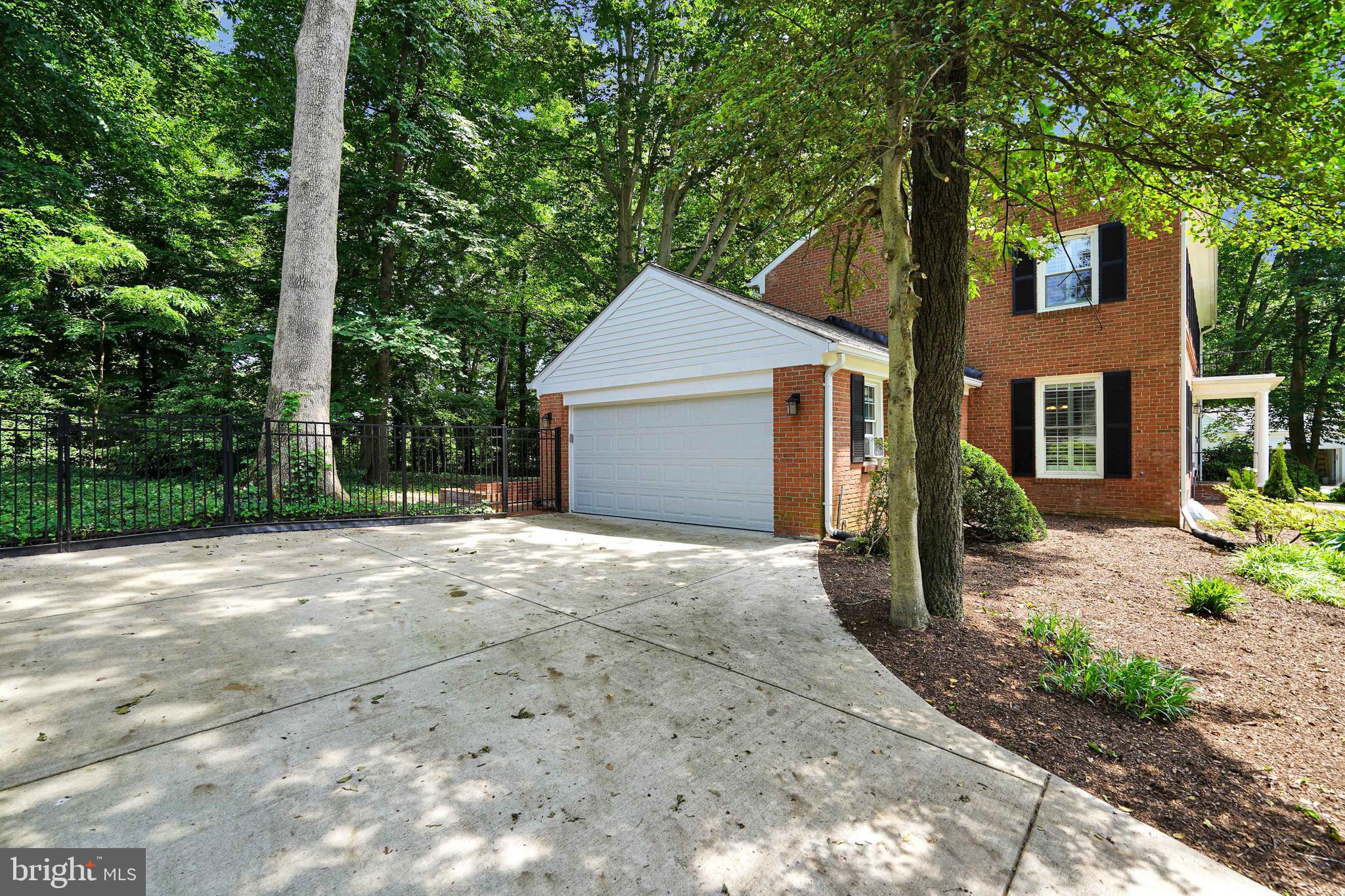 WAYNEWOOD - Residential