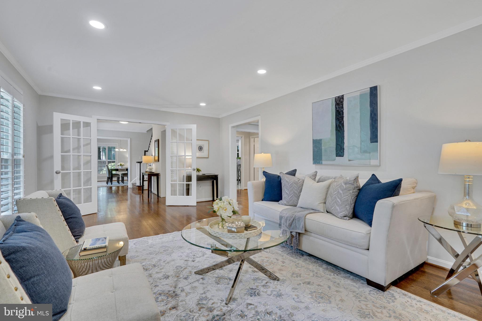 WAYNEWOOD - Residential