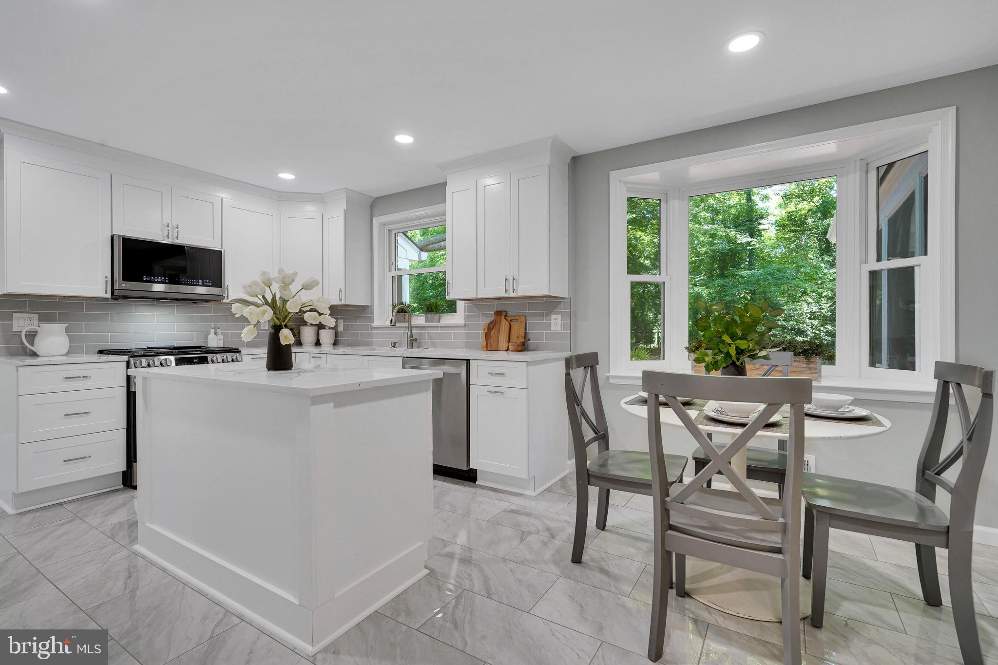 WAYNEWOOD - Residential