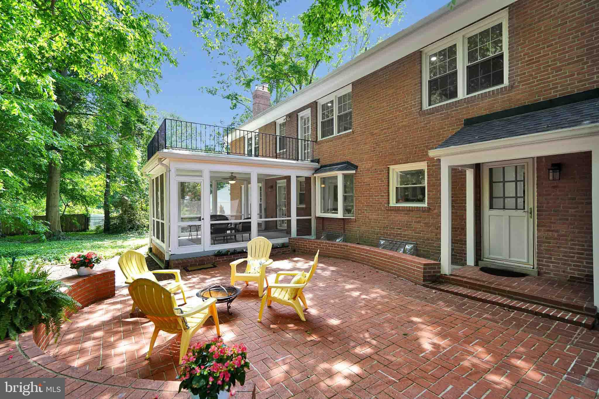 WAYNEWOOD - Residential