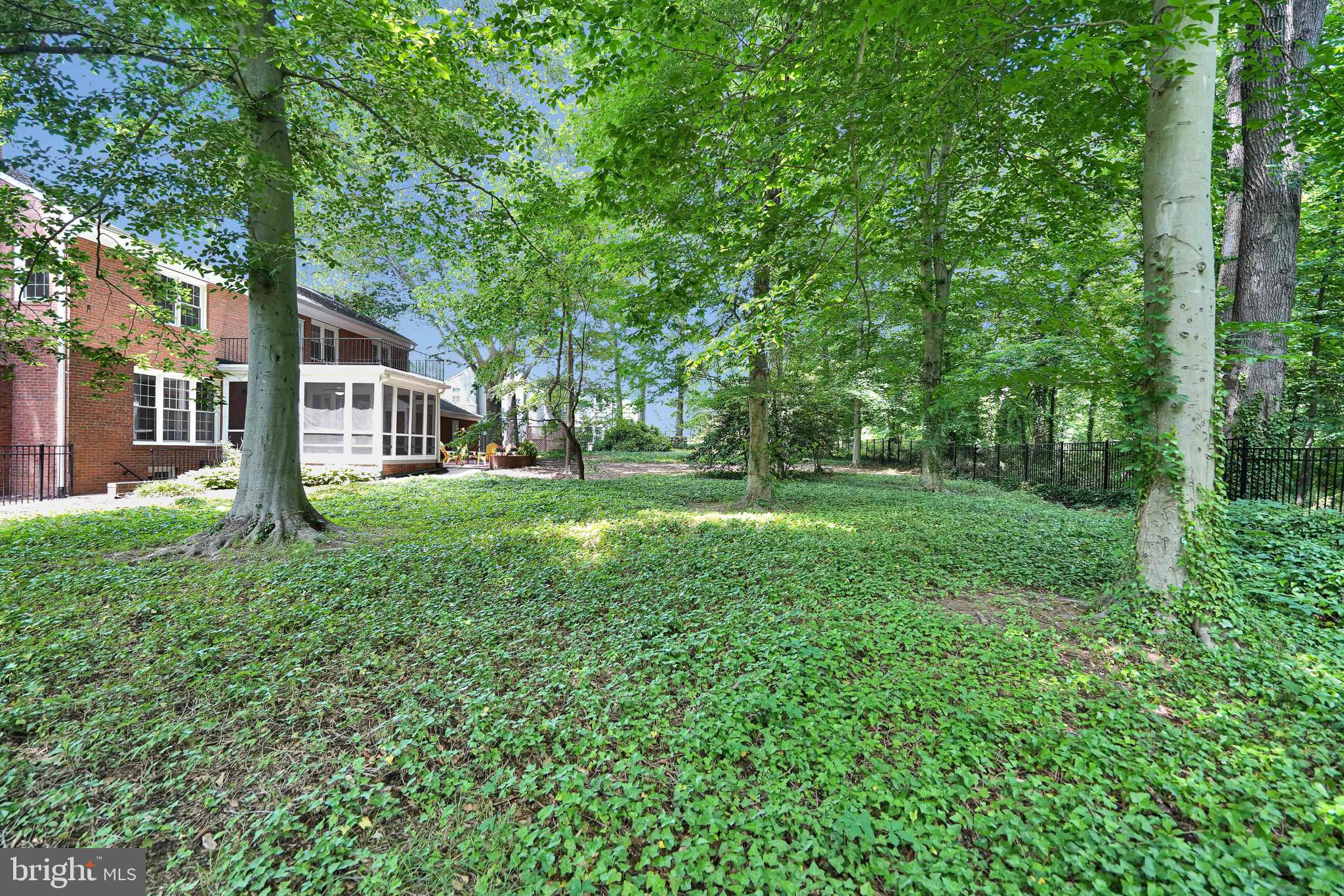 WAYNEWOOD - Residential