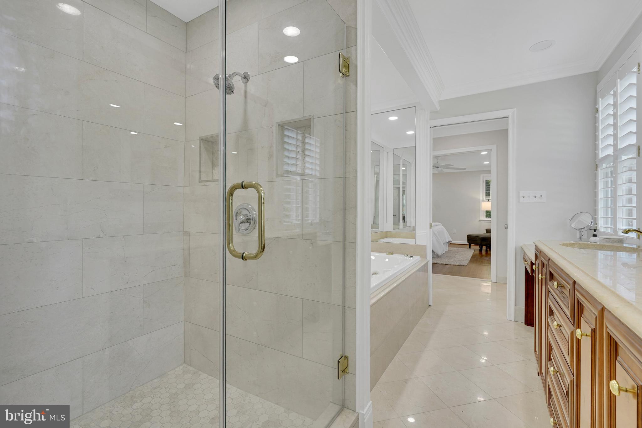 WAYNEWOOD - Residential