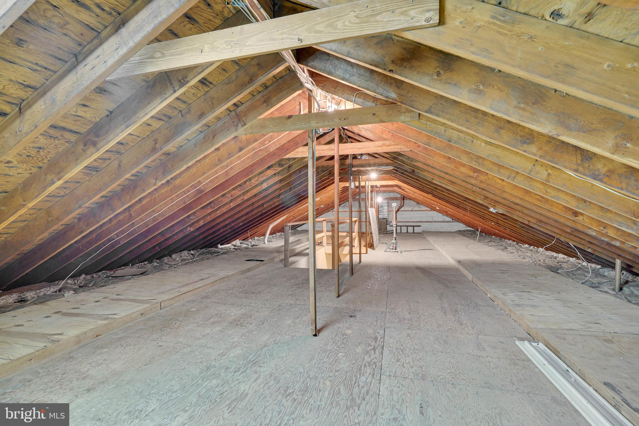 WAYNEWOOD - Residential