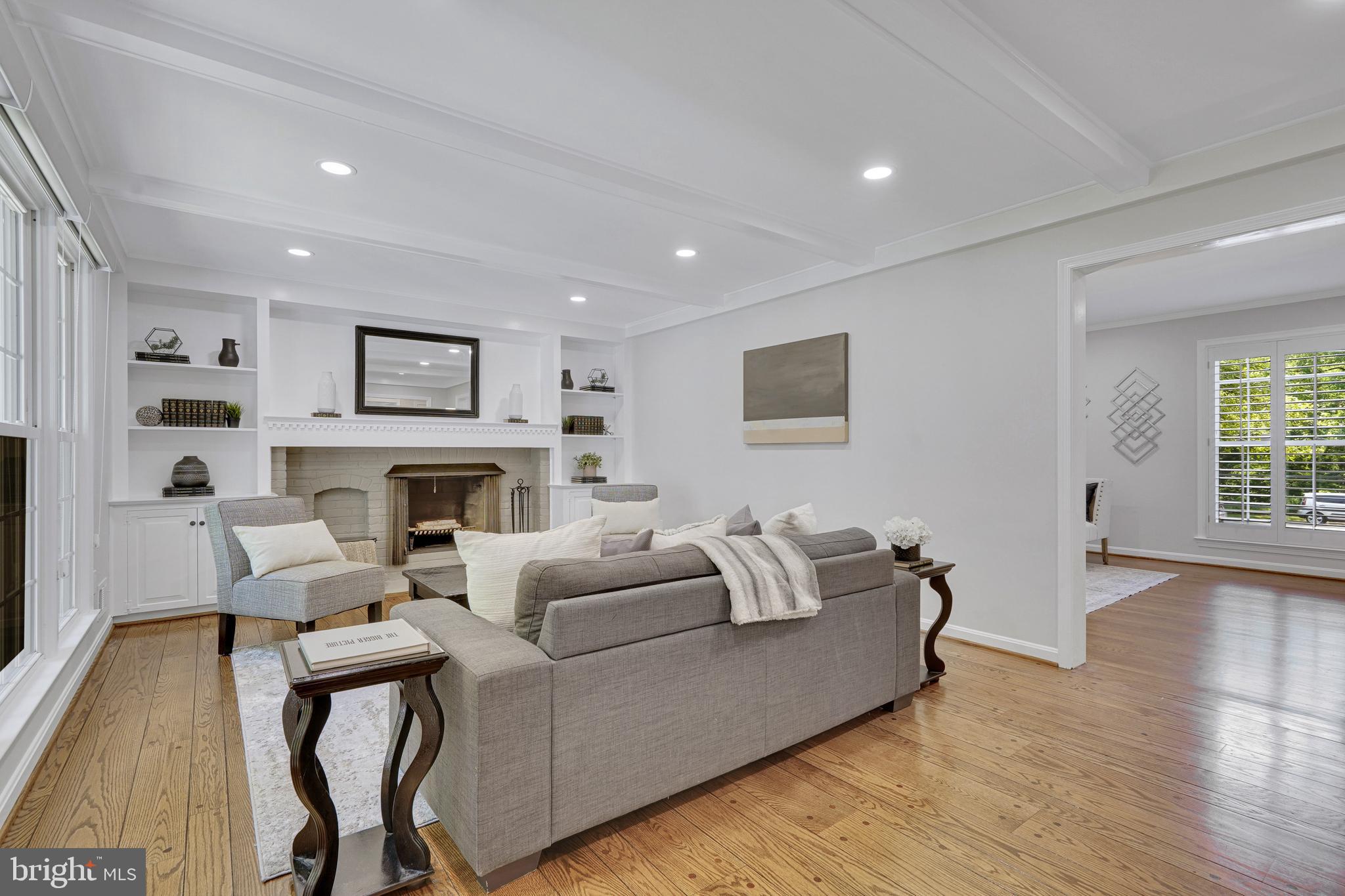 WAYNEWOOD - Residential