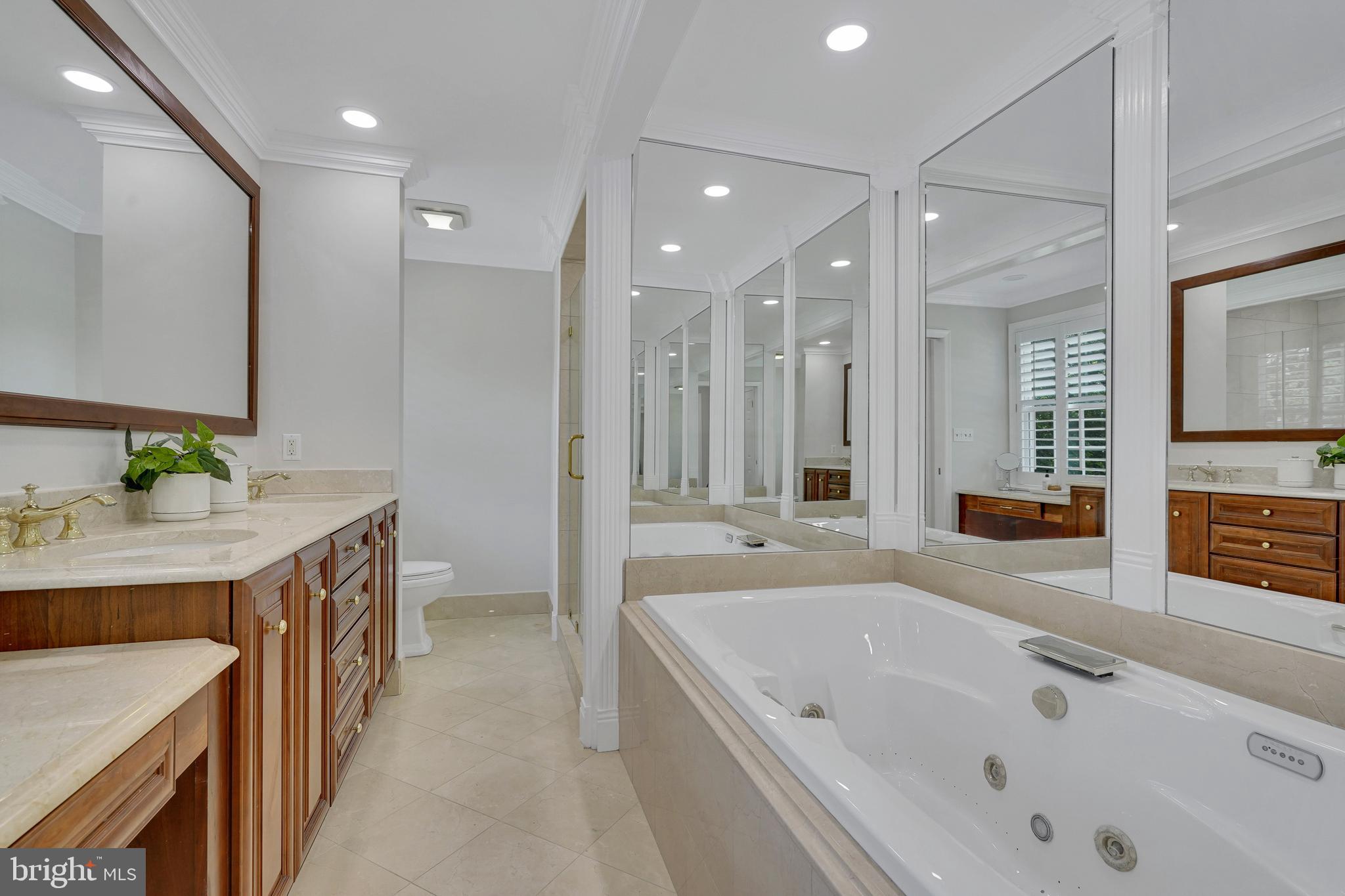 WAYNEWOOD - Residential