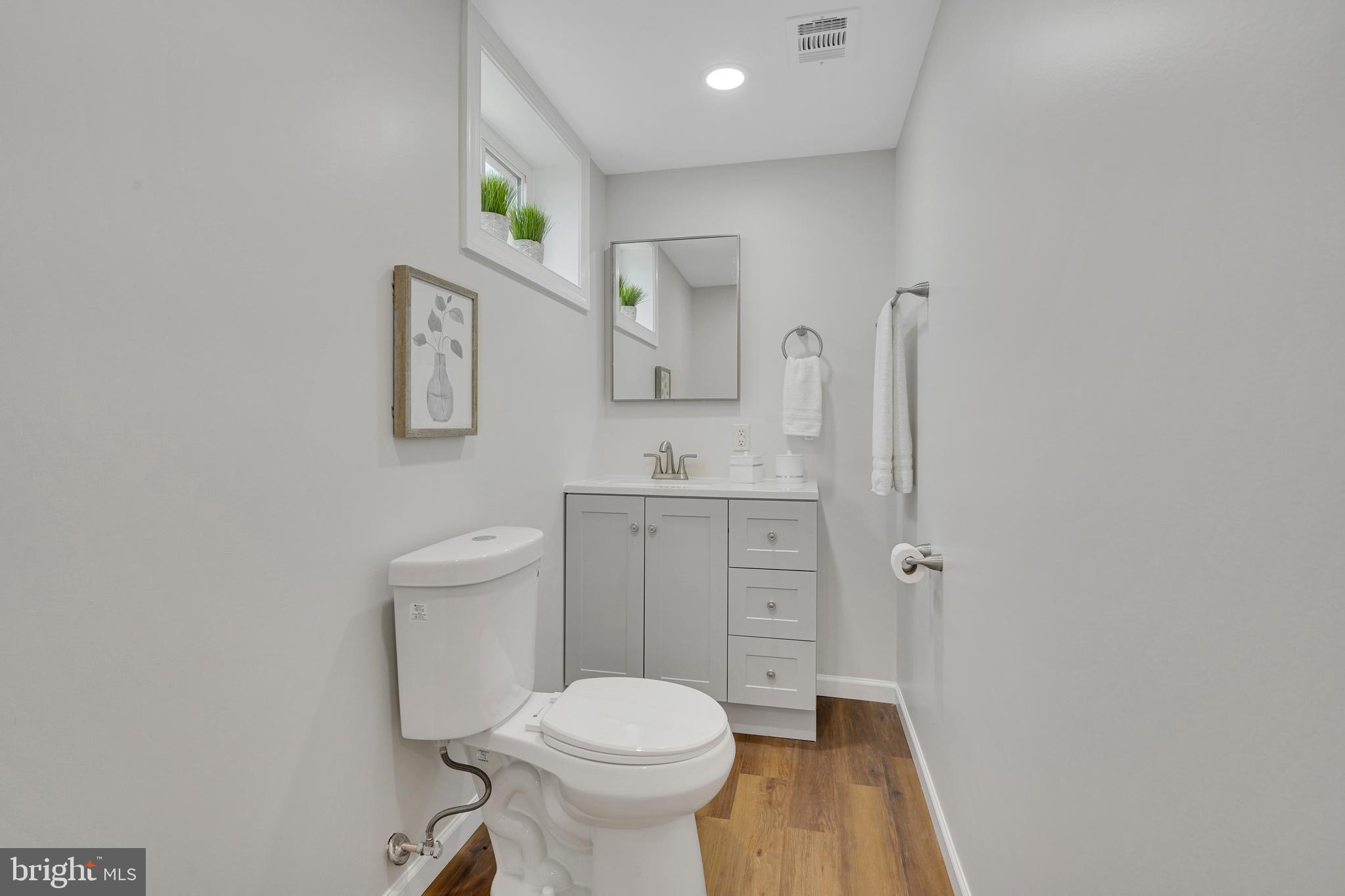 WAYNEWOOD - Residential