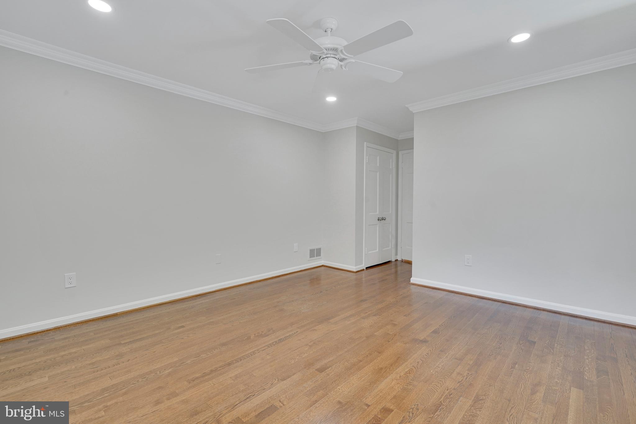 WAYNEWOOD - Residential