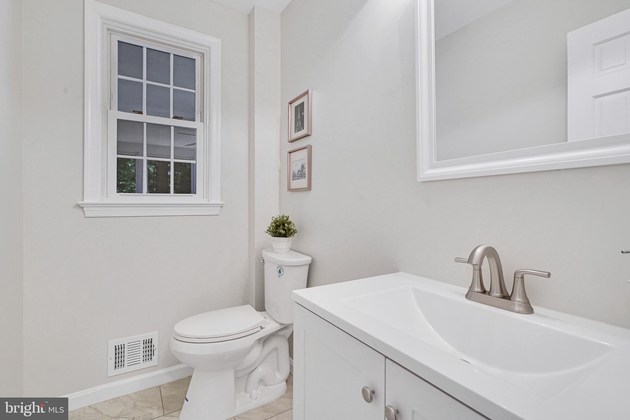 WAYNEWOOD - Residential