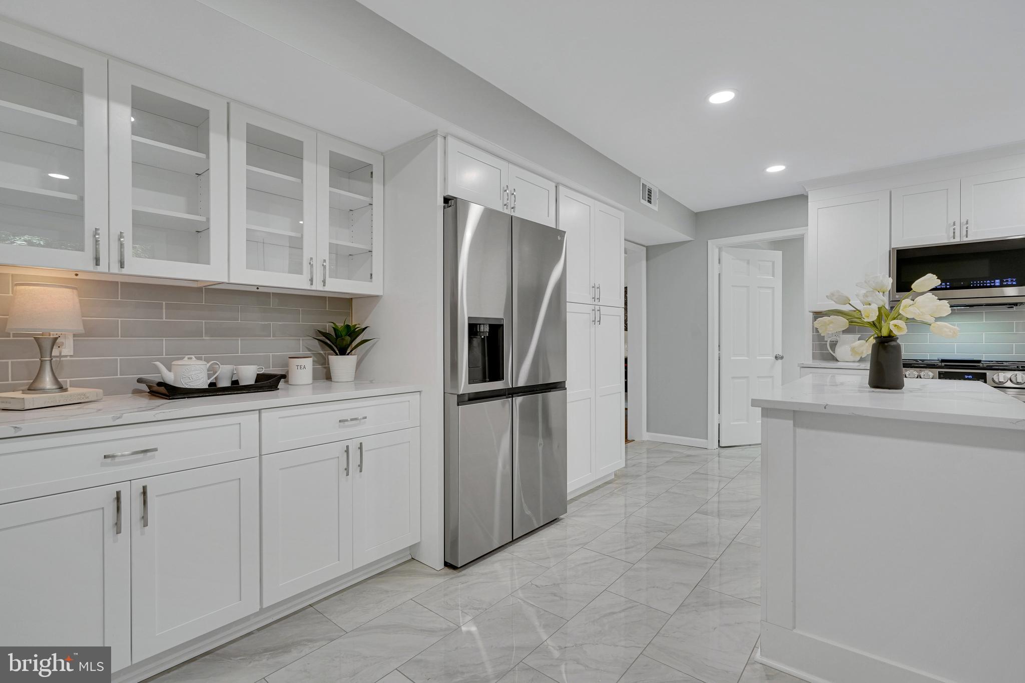 WAYNEWOOD - Residential