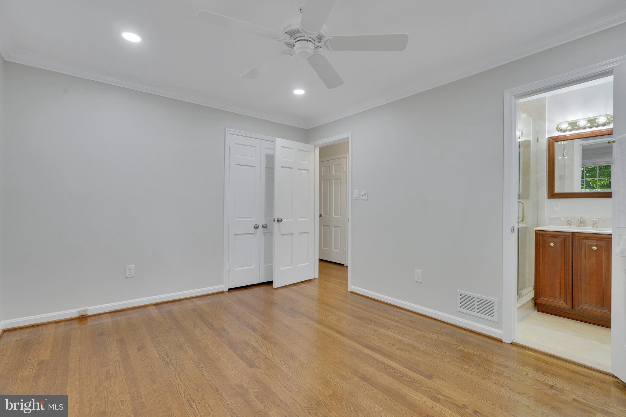 WAYNEWOOD - Residential