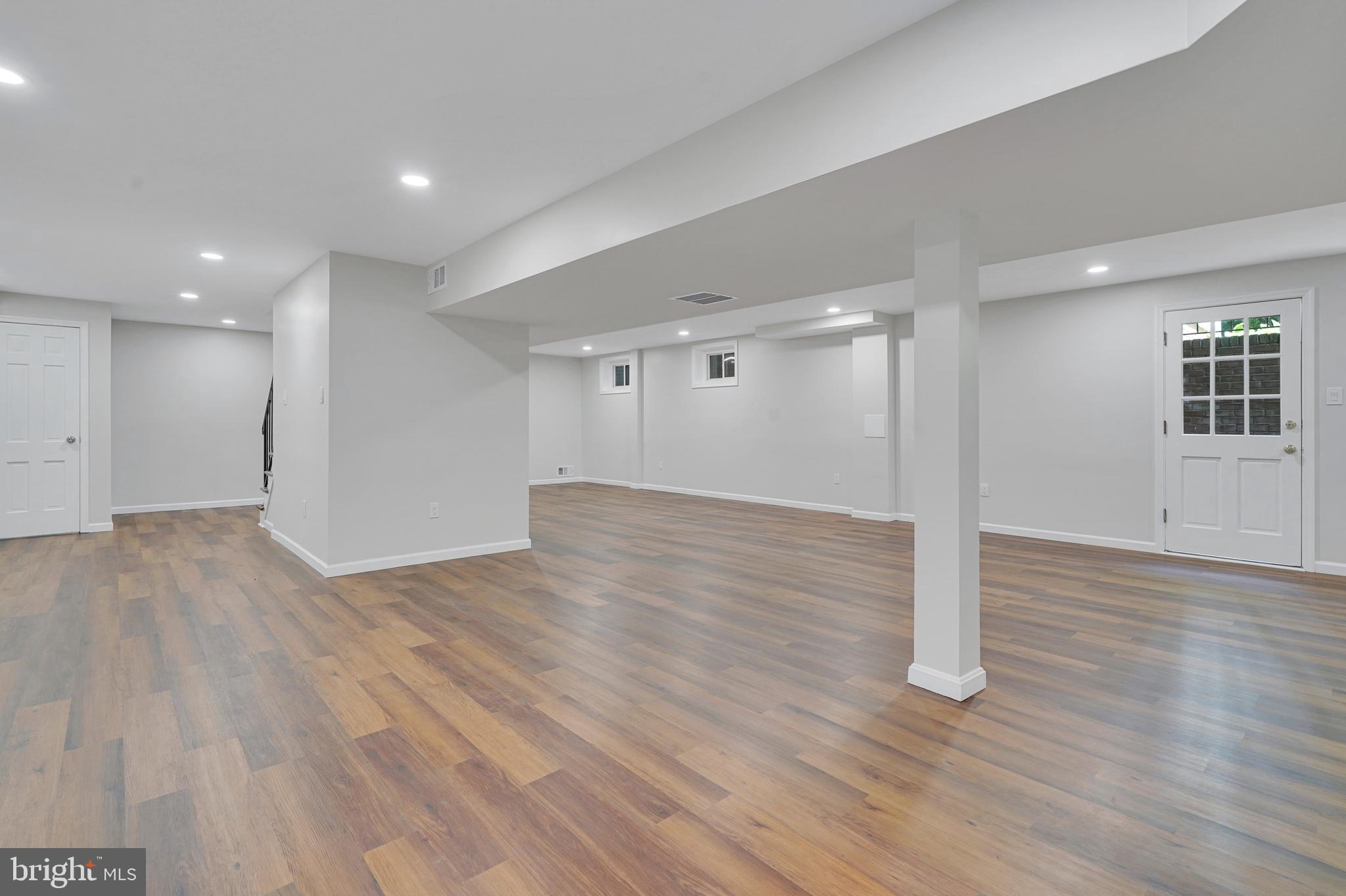 WAYNEWOOD - Residential