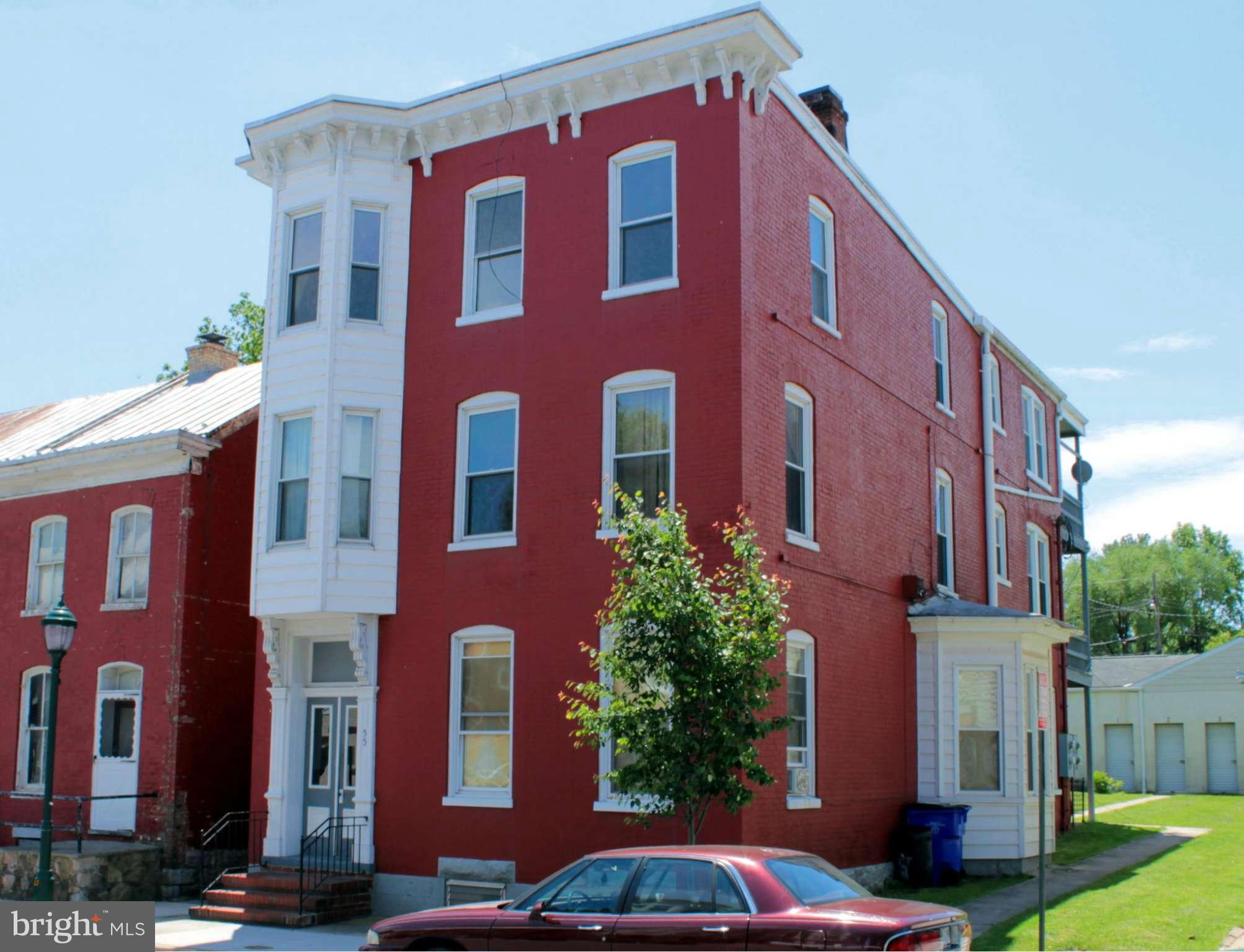 ARTS & ENTERTAINMENT DISTRICT - Residential Lease