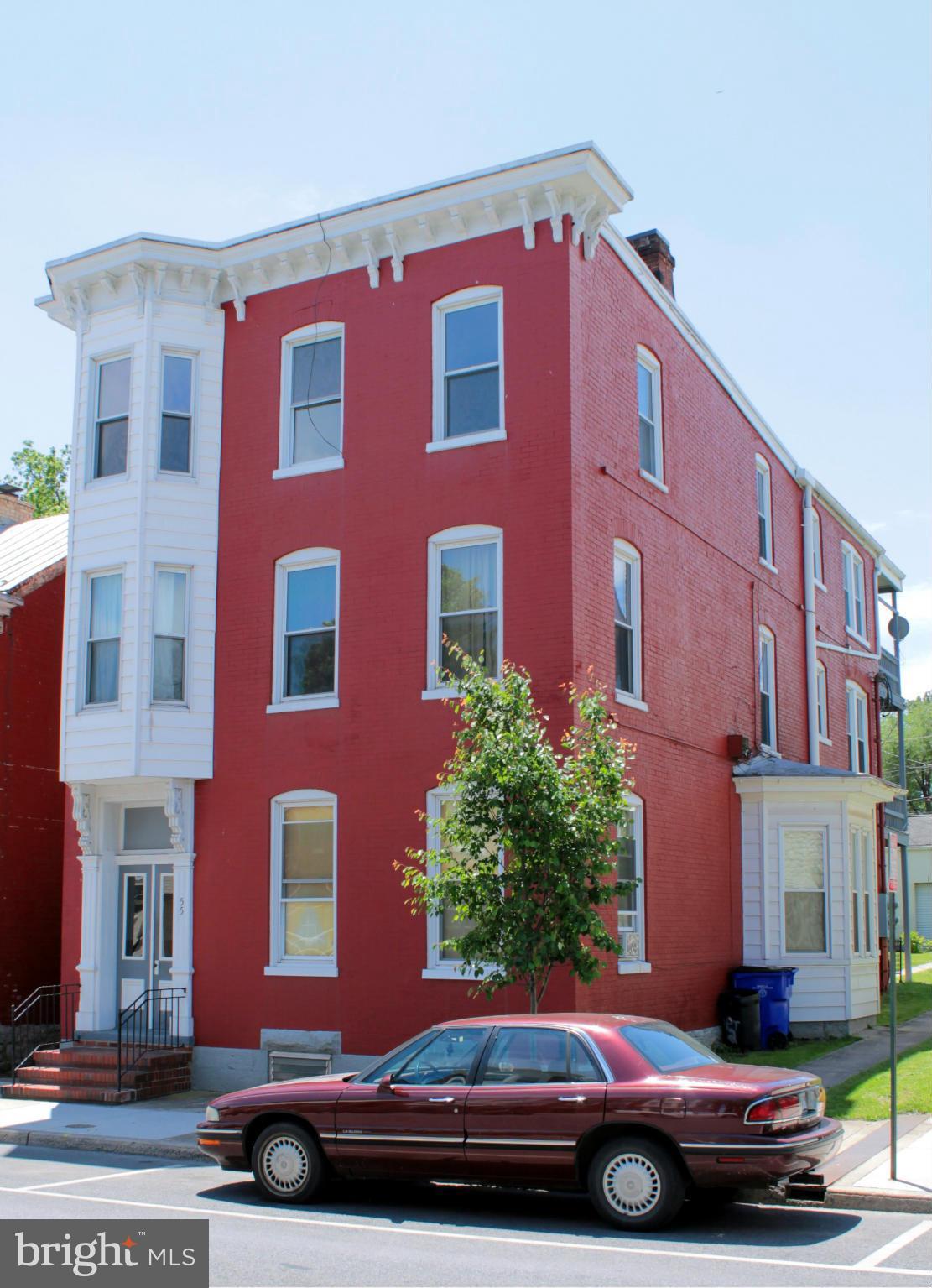 ARTS & ENTERTAINMENT DISTRICT - Residential Lease