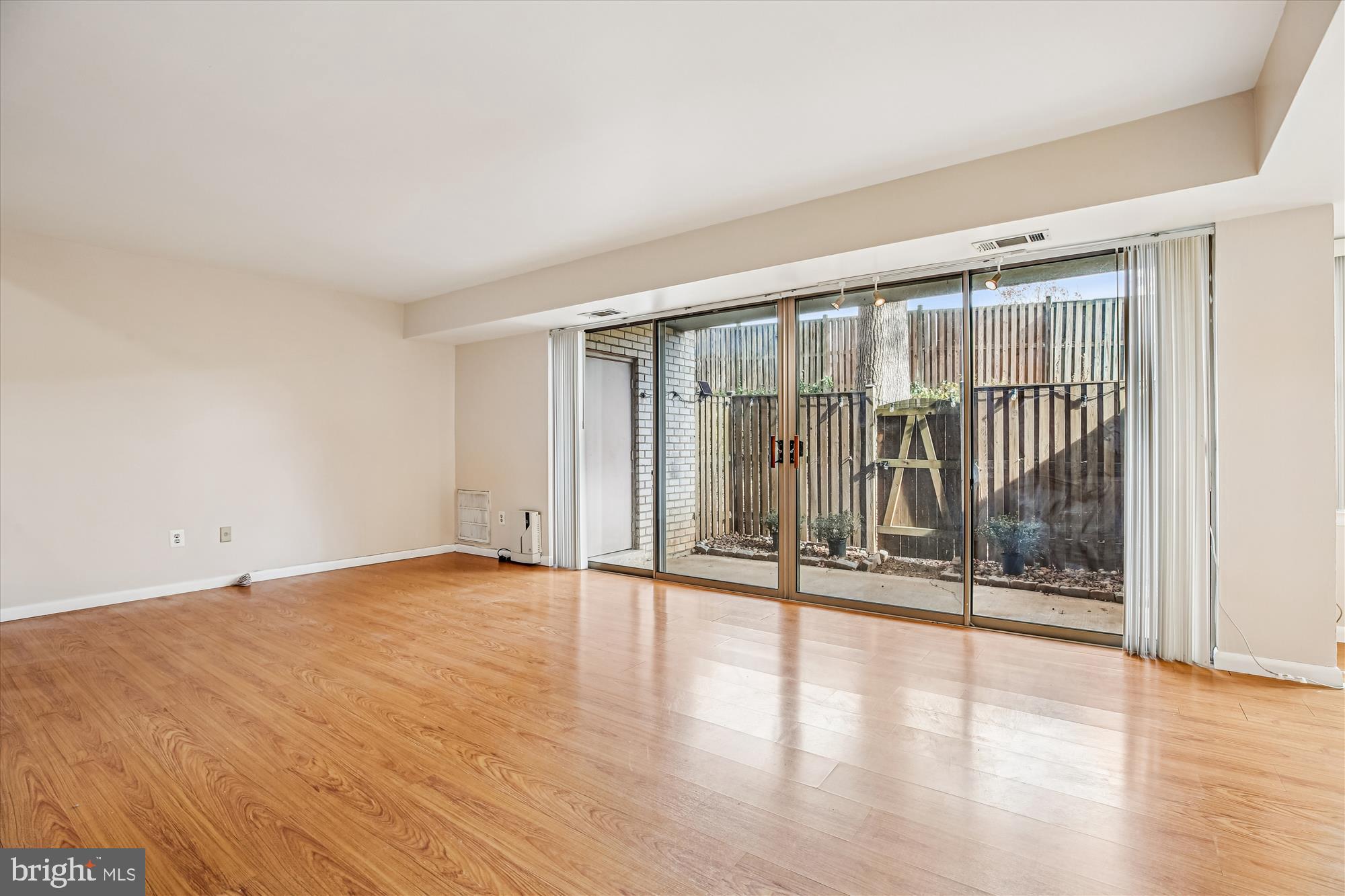 NORTH CRK PLACE - Residential