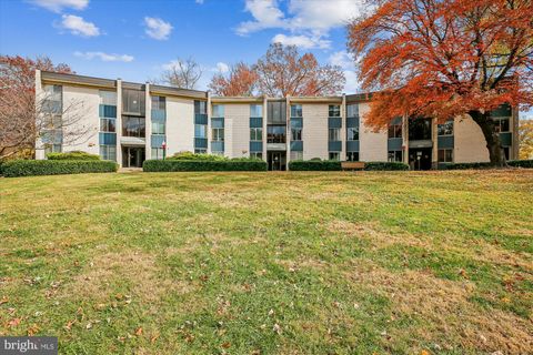 Photo of 2517 Baltimore Road #2517-1, ROCKVILLE, MD 20853 (MLS # MDMC2207424)