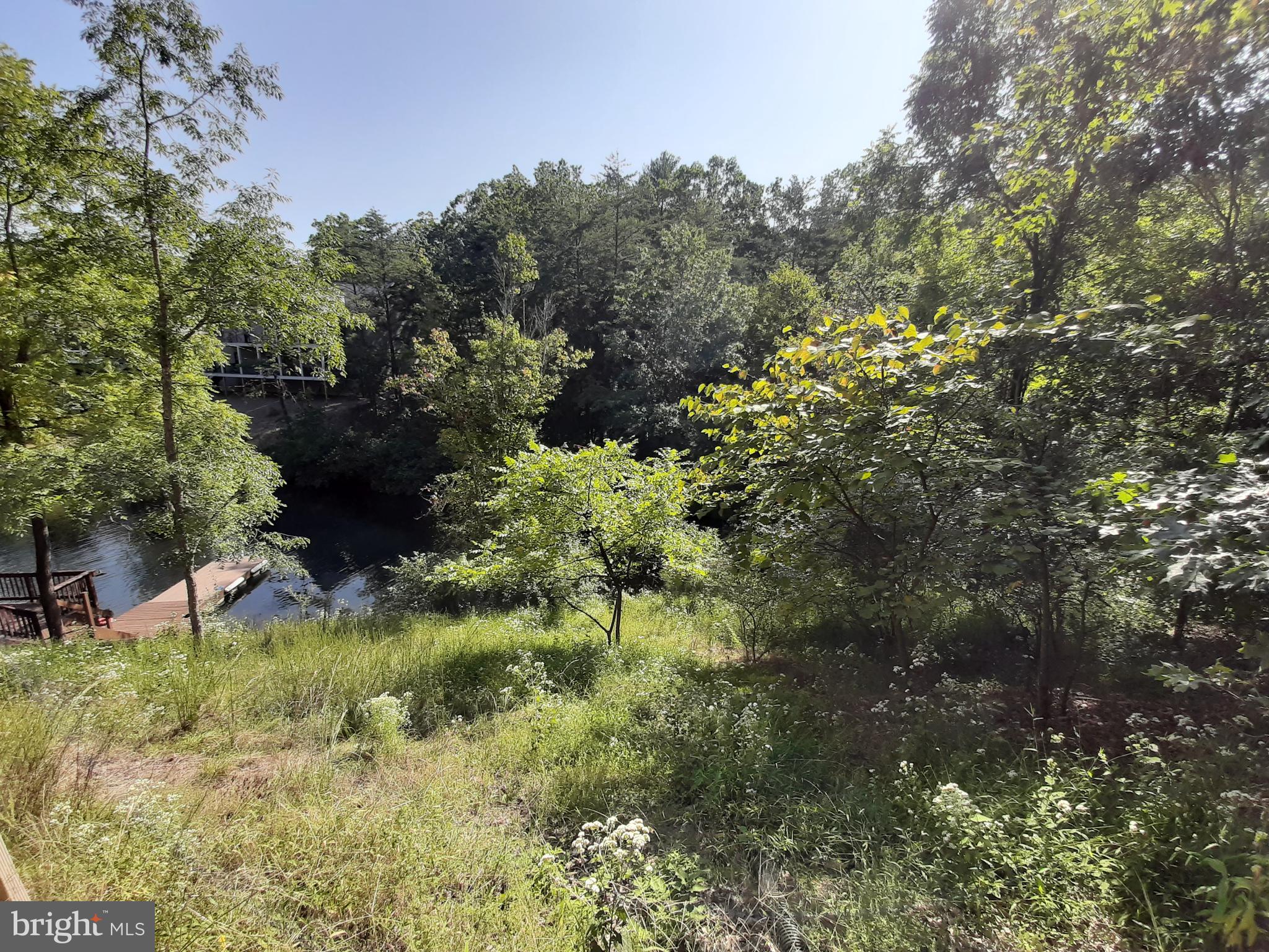 LAKE HOLIDAY ESTATES - Land