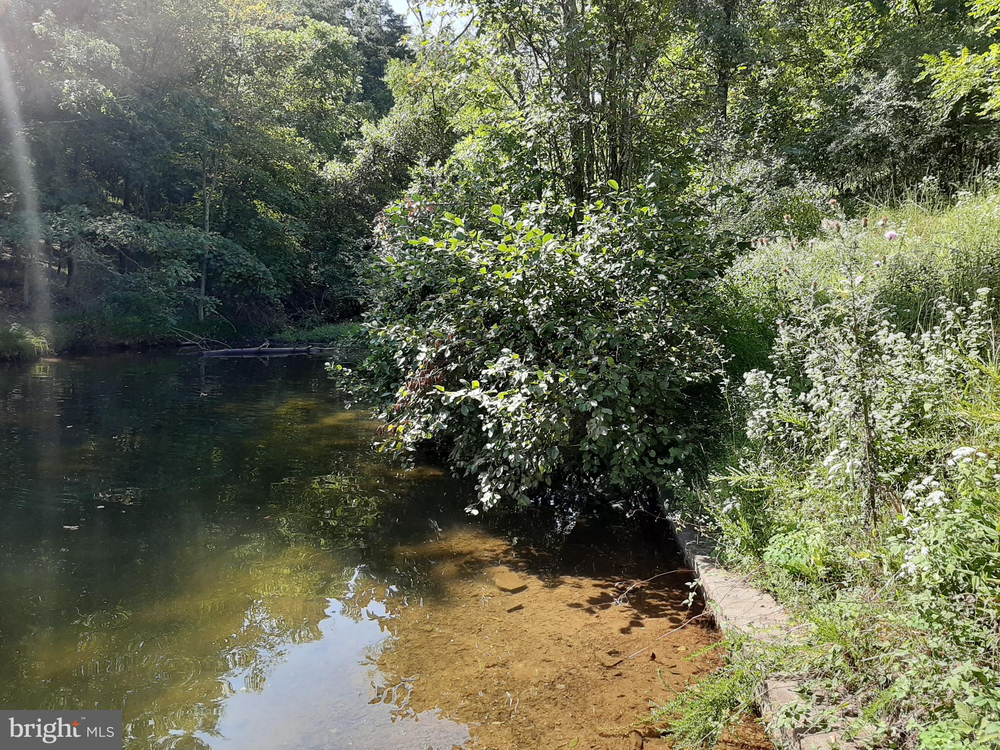 LAKE HOLIDAY ESTATES - Land