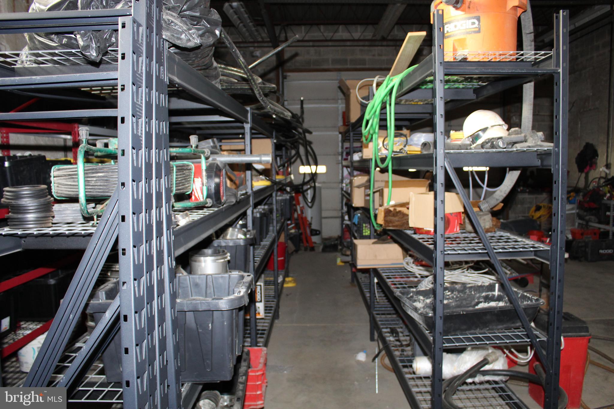 ROXBOROUGH - Commercial Lease