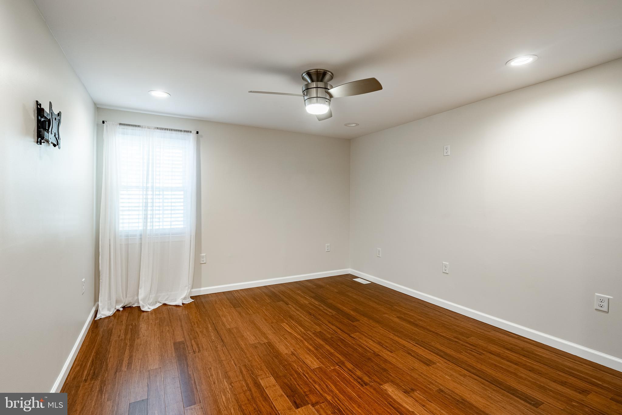 PELHAM GREEN - Residential