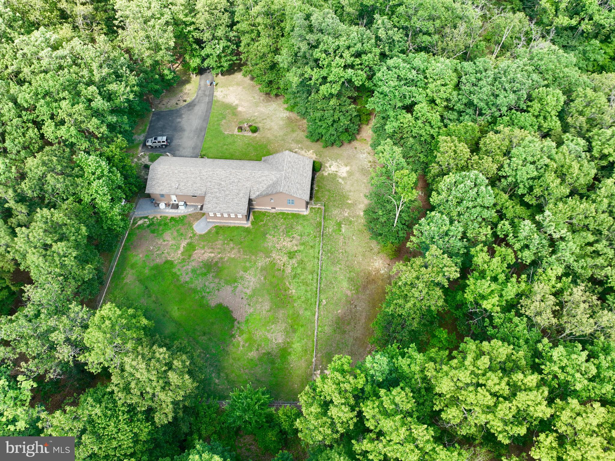 544 SUMMIT DRIVE