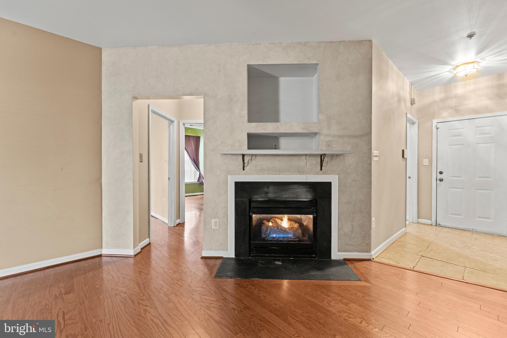 15610 EVERGLADE LANE E102