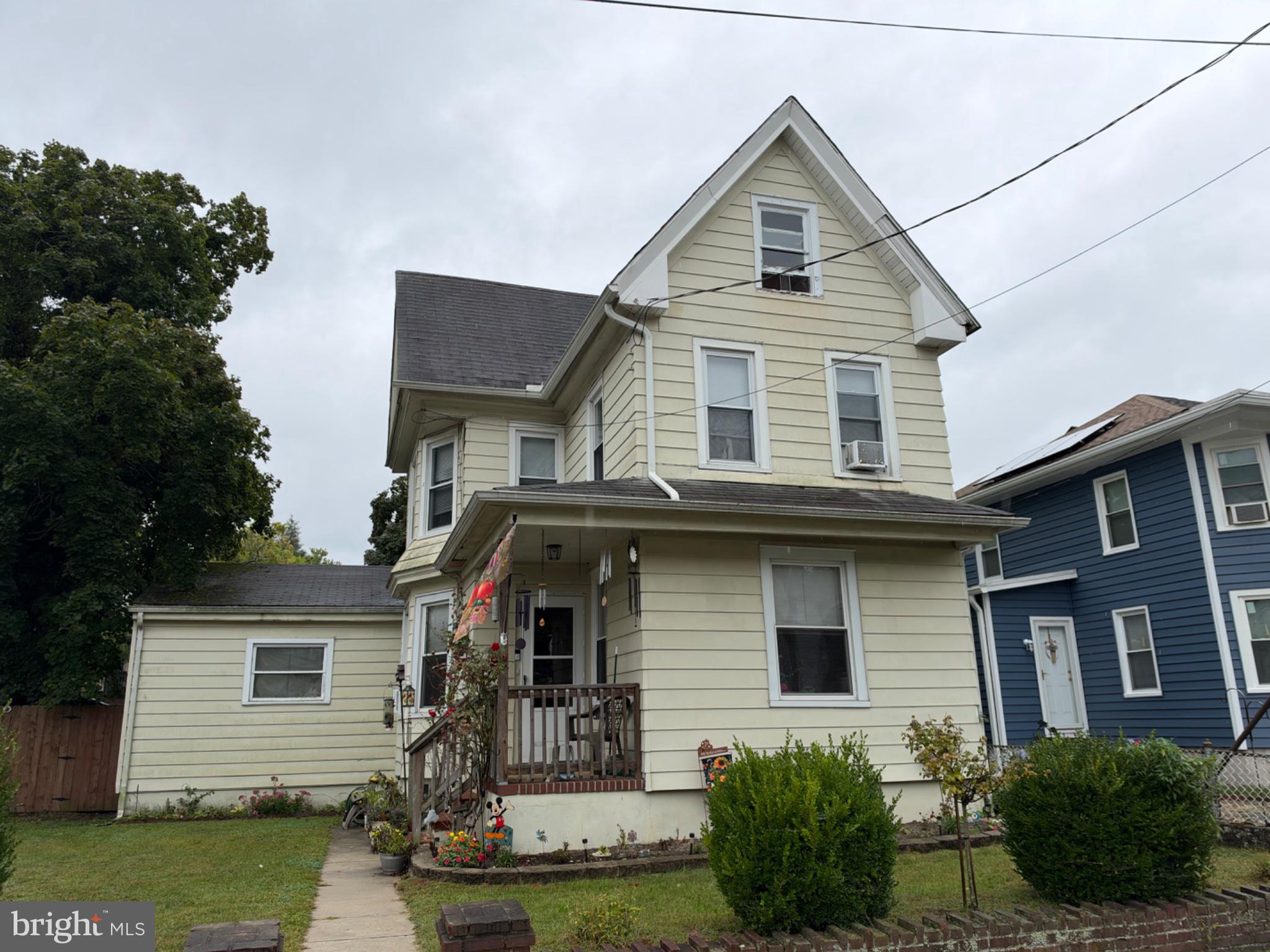 225 MAURICE STREET