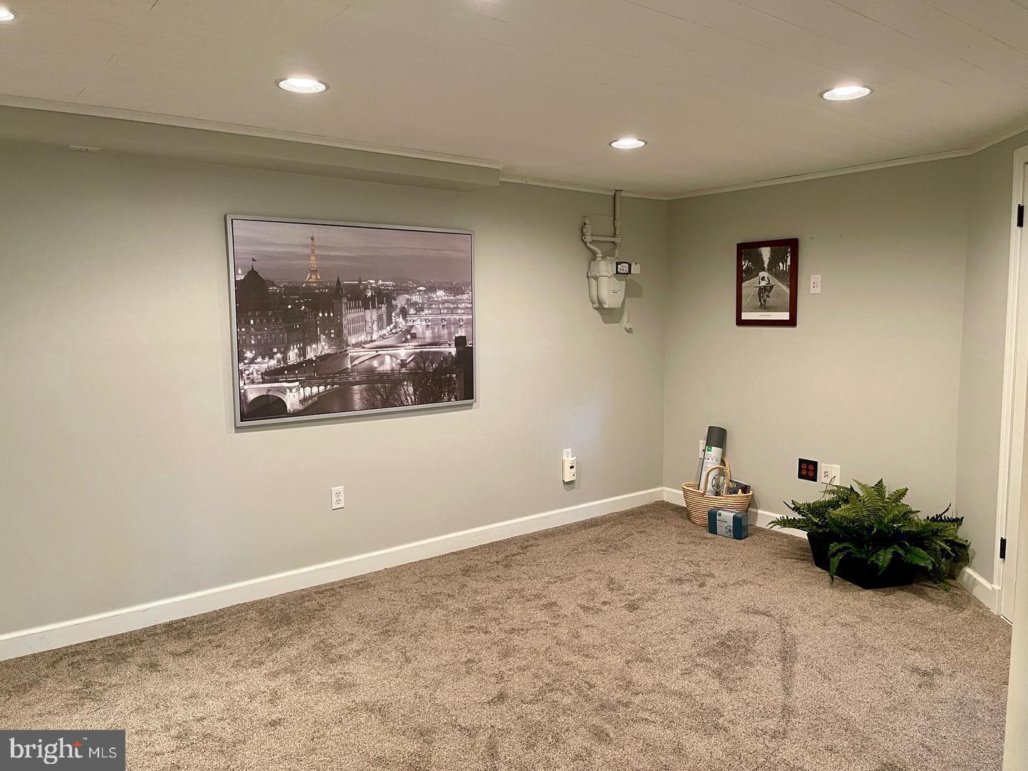 REGULARS - Residential