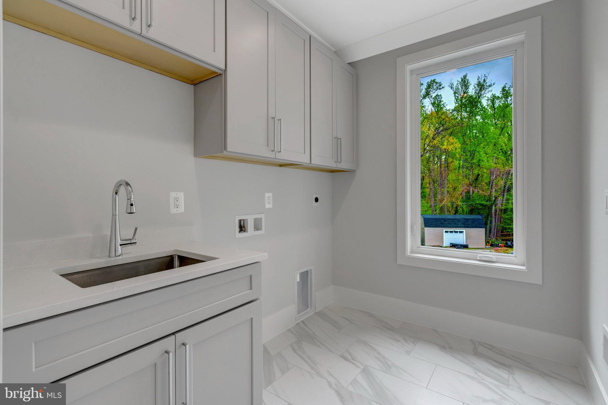 BROYHILL CREST - Residential