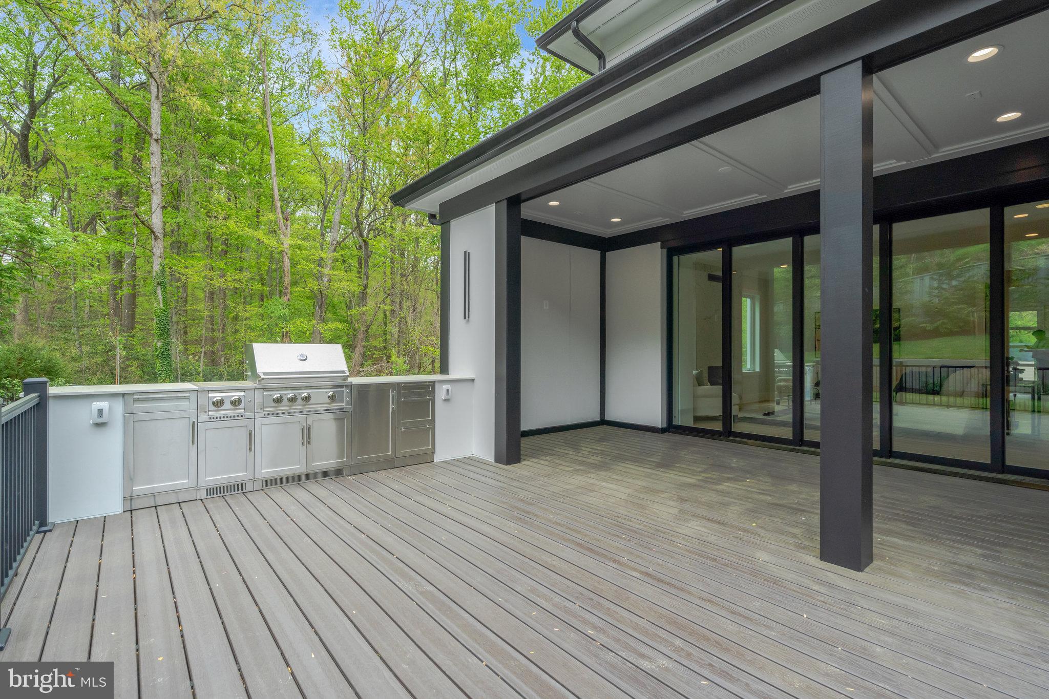 BROYHILL CREST - Residential